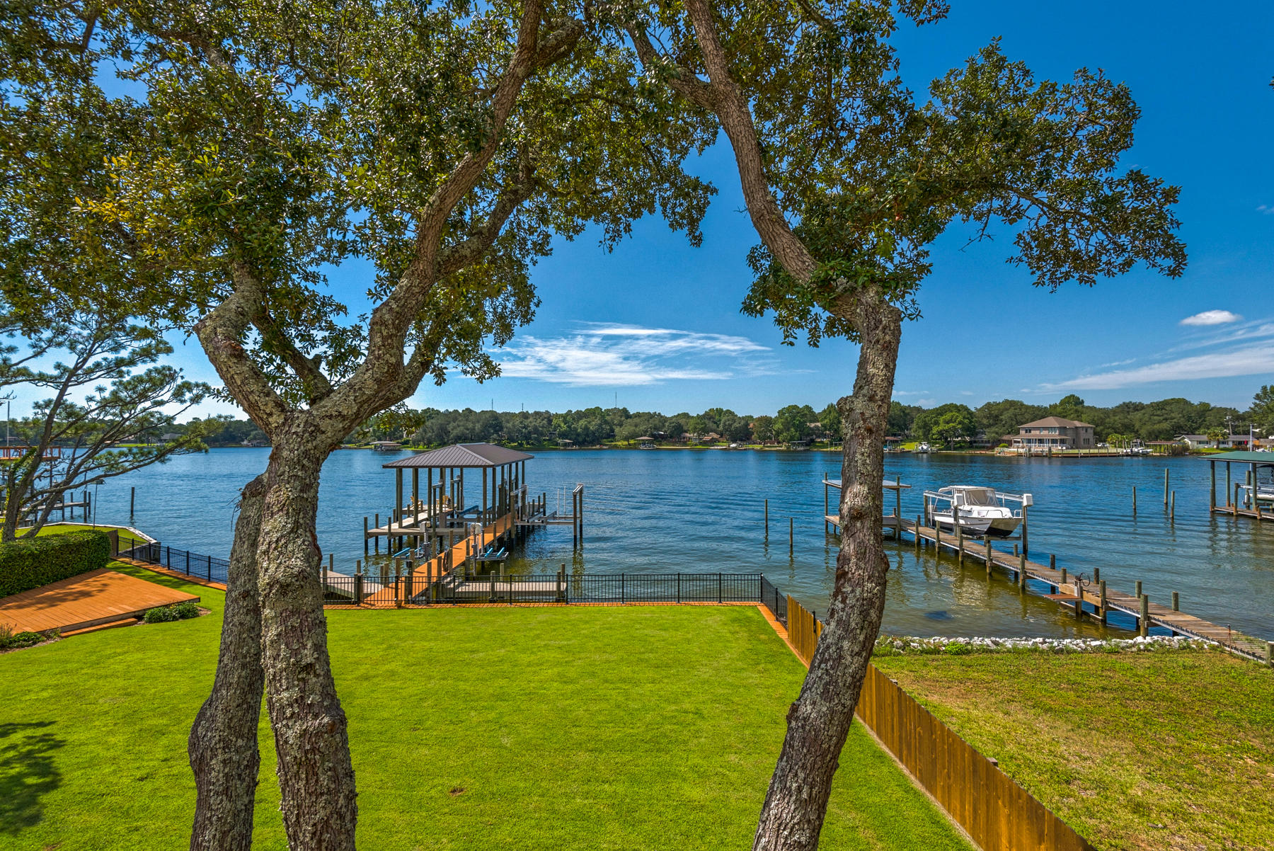 BAYOU VISTA - Residential