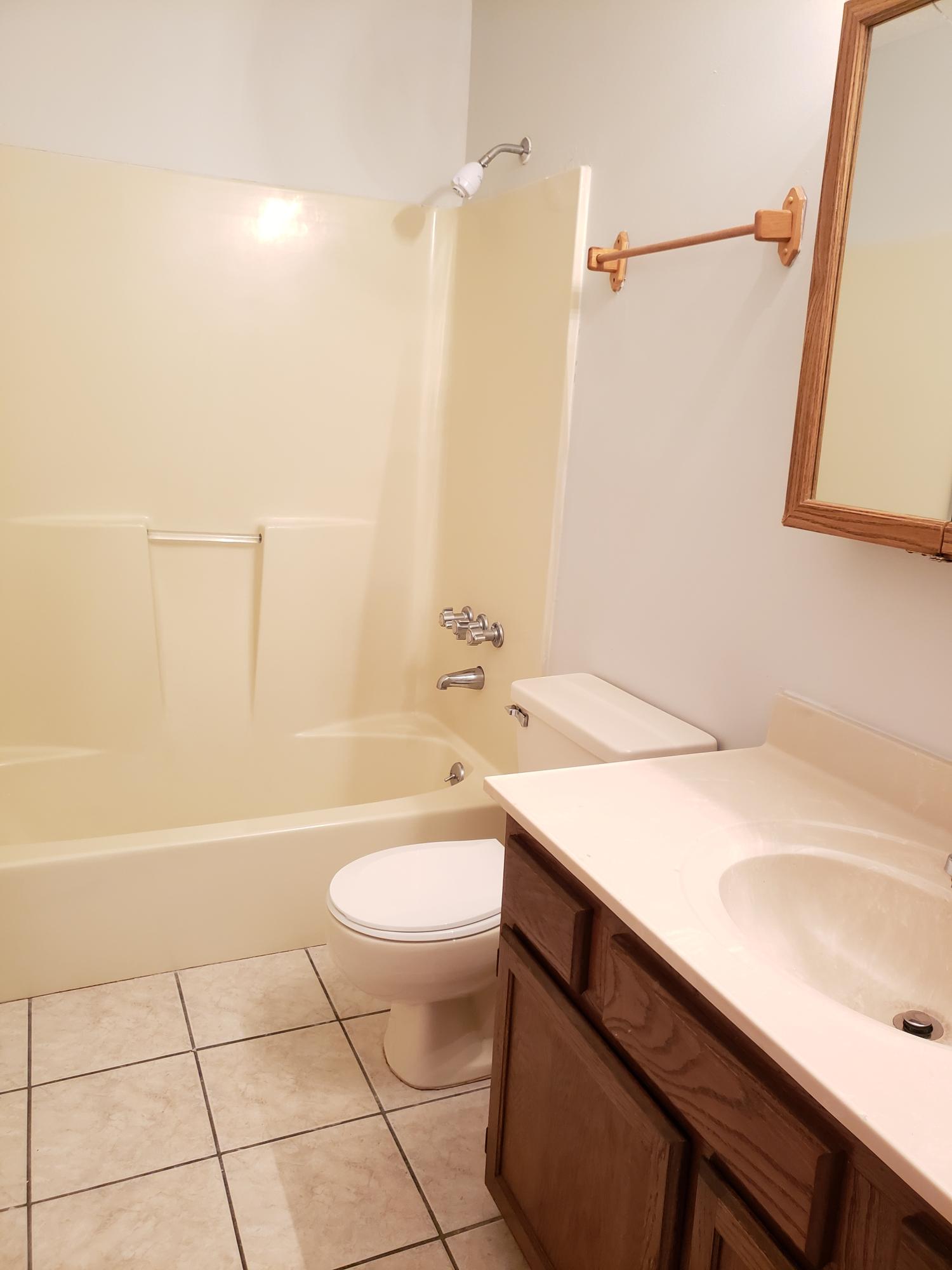 VIKING MANOR PH 1 - Residential Lease