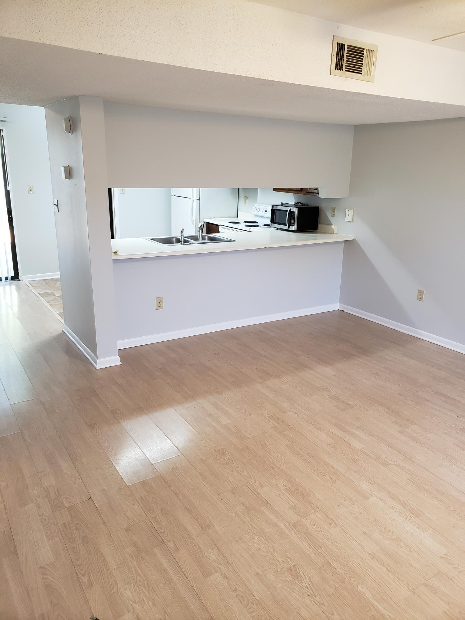VIKING MANOR PH 1 - Residential Lease