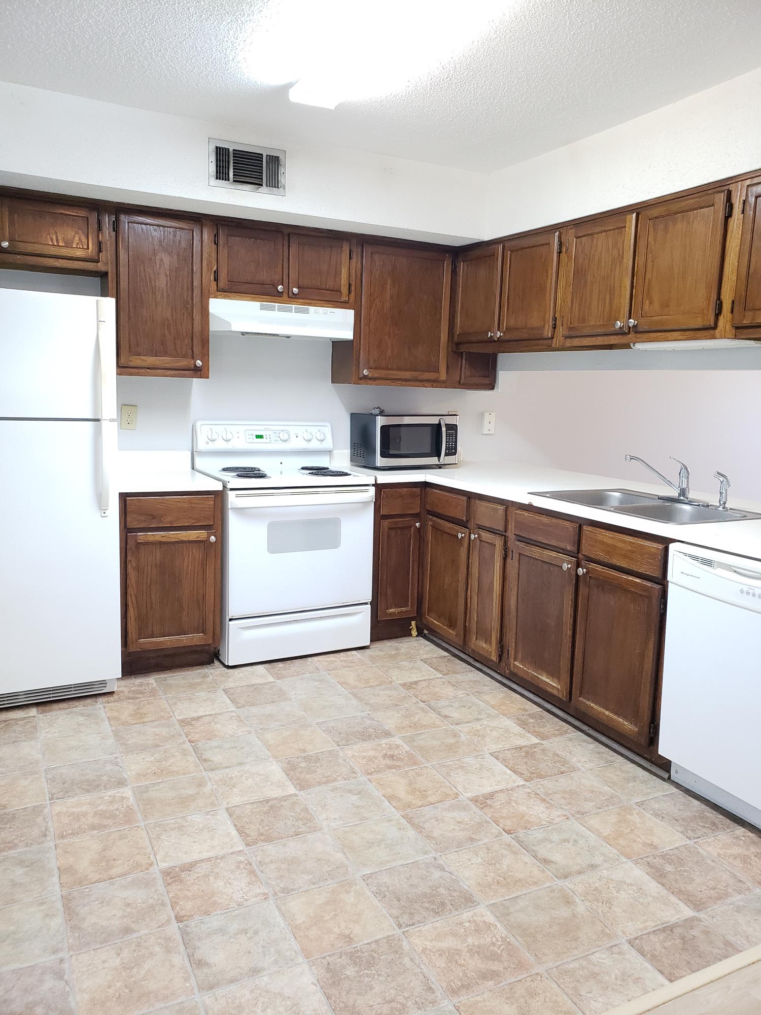 VIKING MANOR PH 1 - Residential Lease