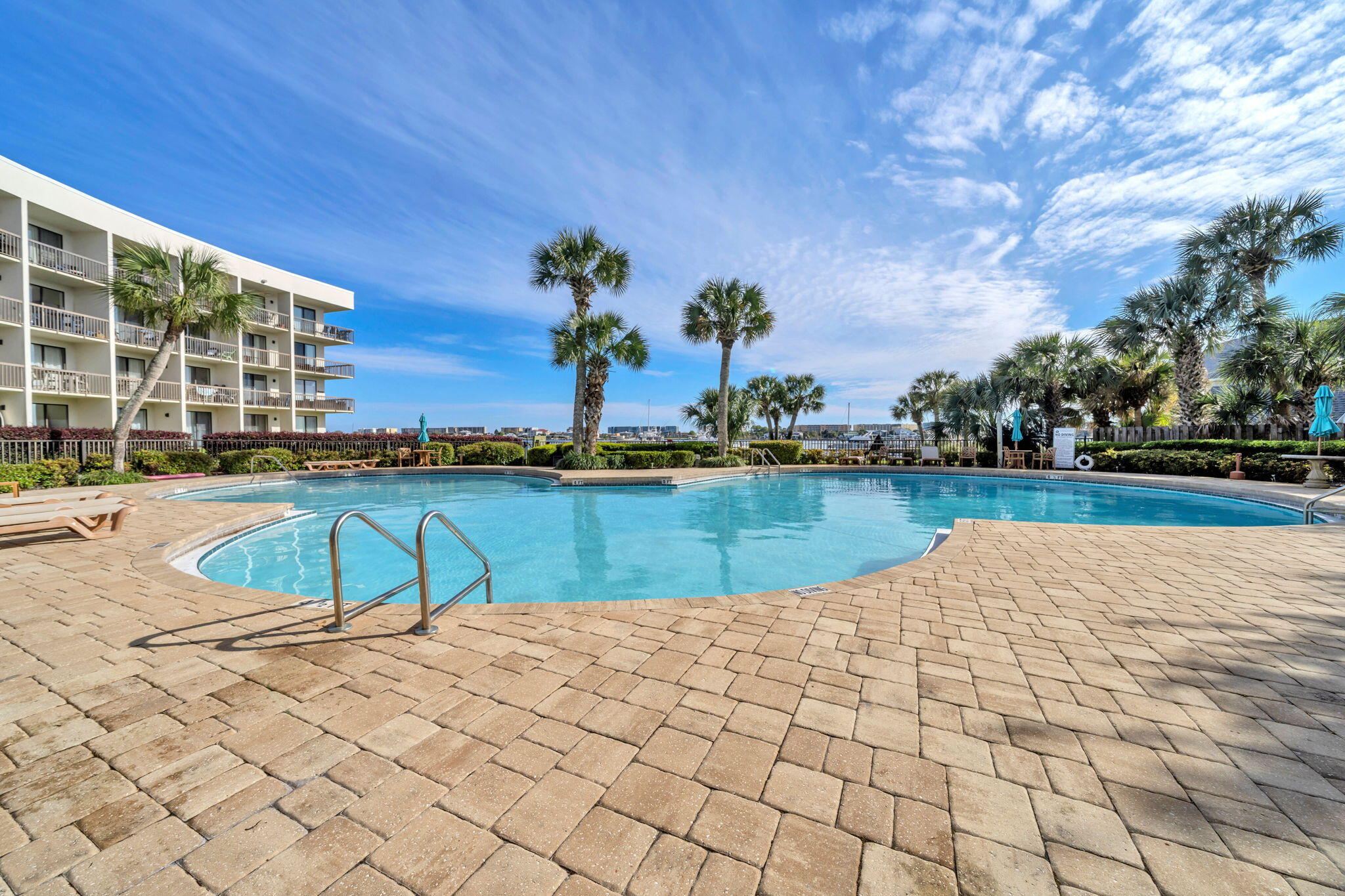 PIRATES BAY PH 1 - Residential