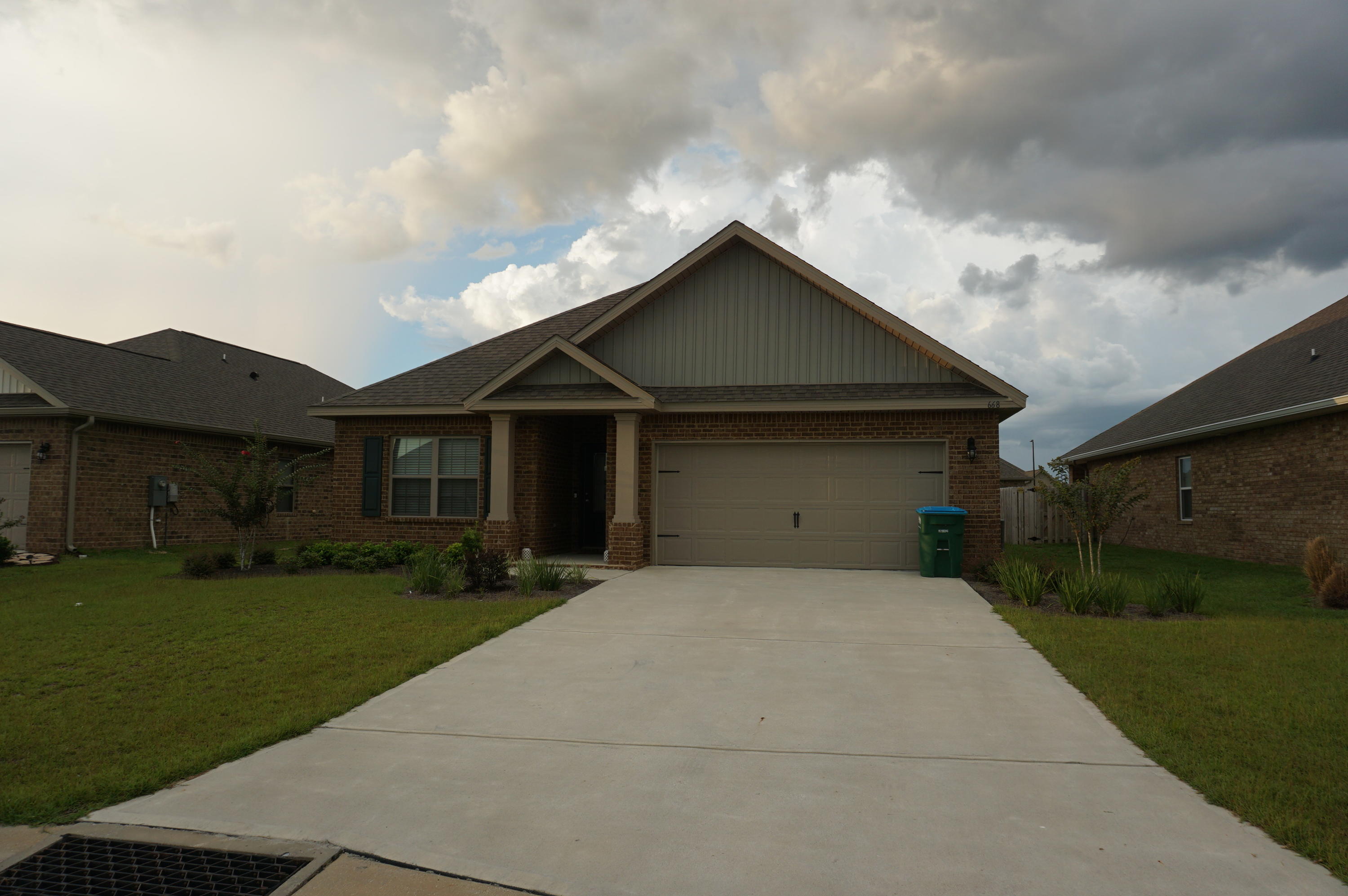 Redstone Commons - Residential Lease