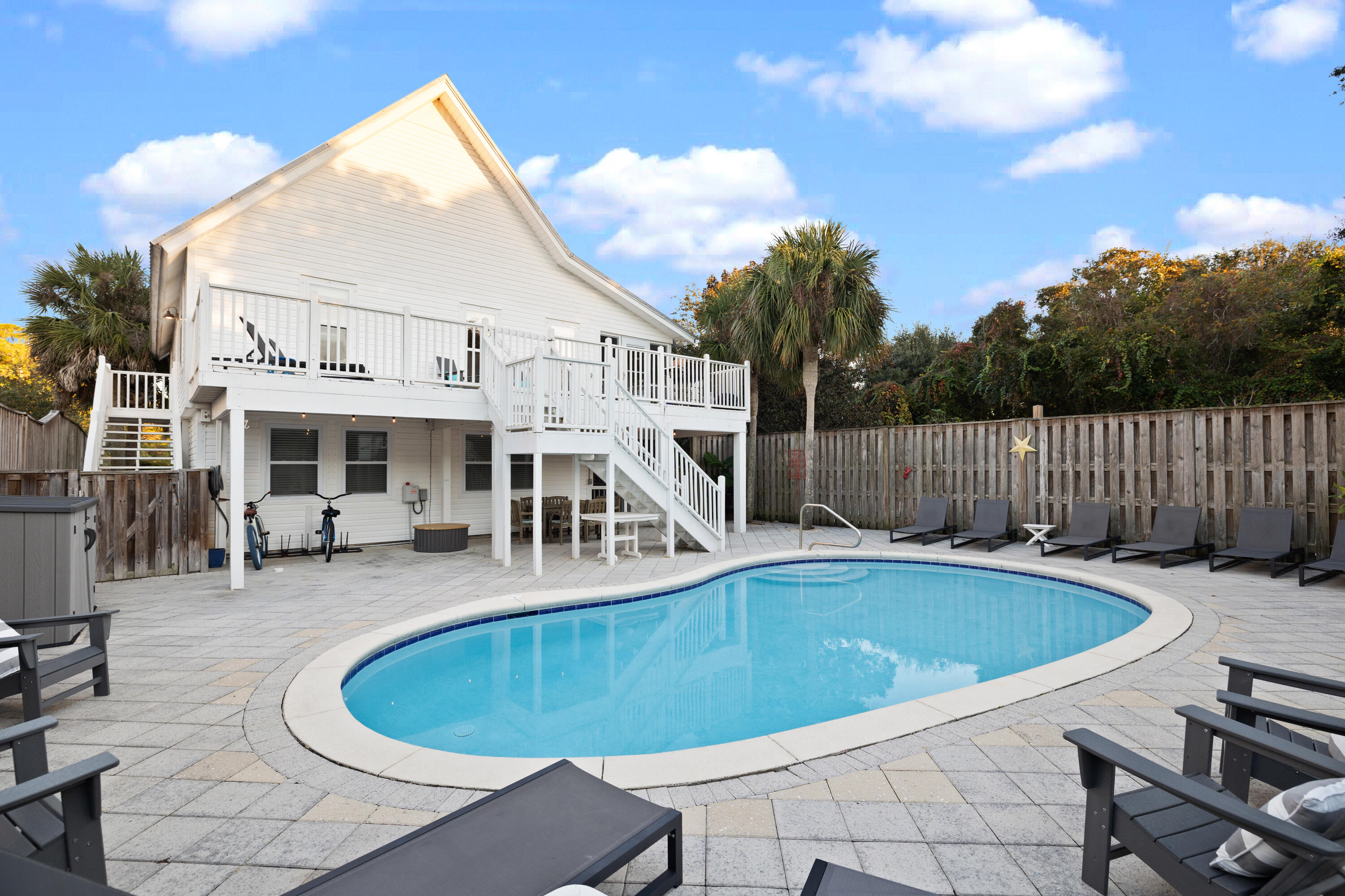 GULF SHORE MANOR - Residential