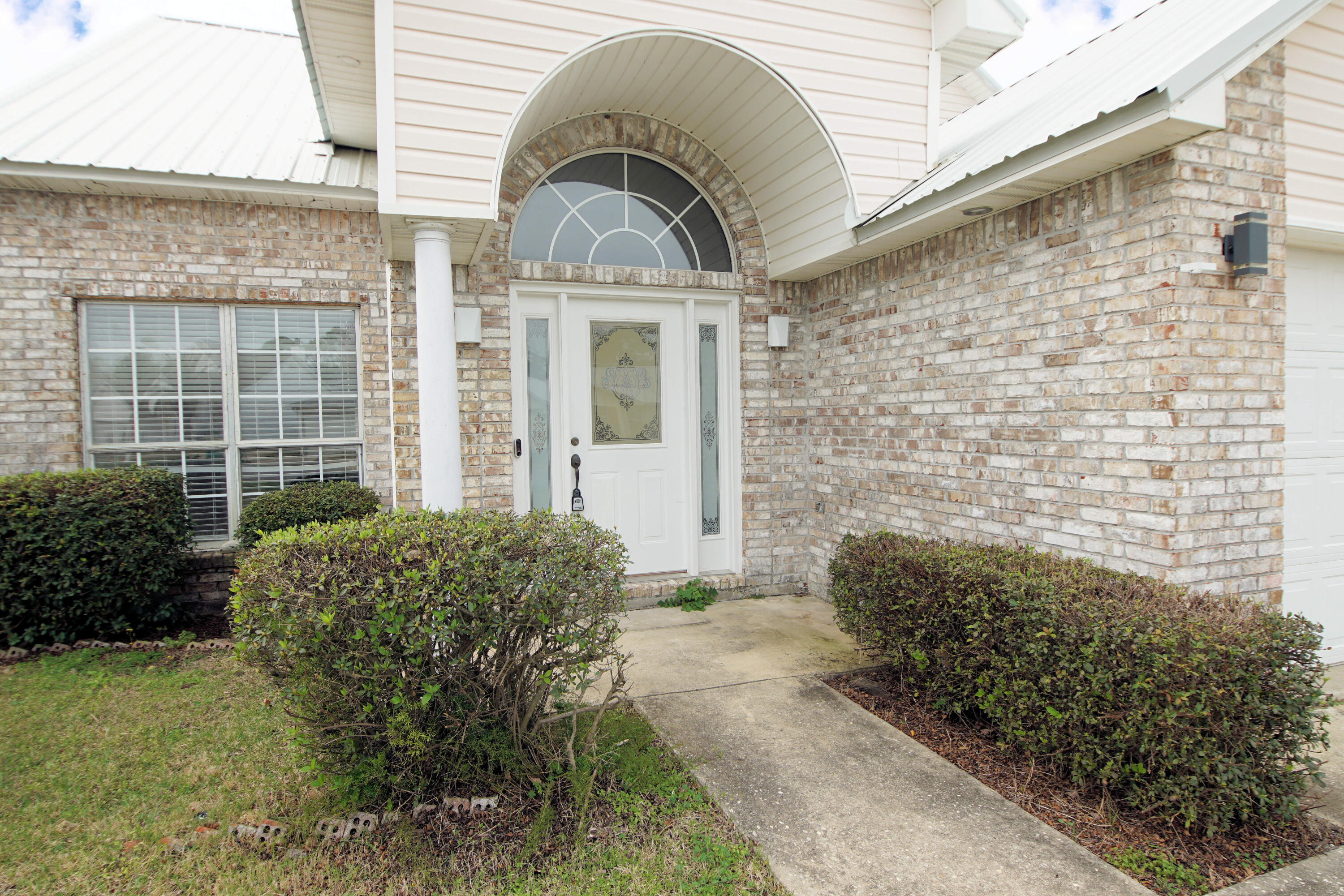 EMERALD ESTATES - Residential Lease