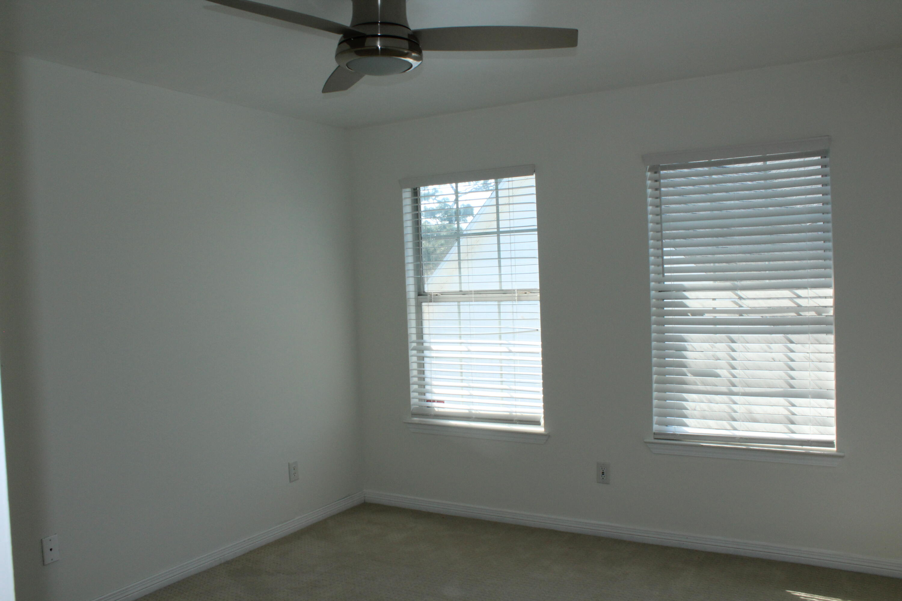EMERALD ESTATES - Residential Lease