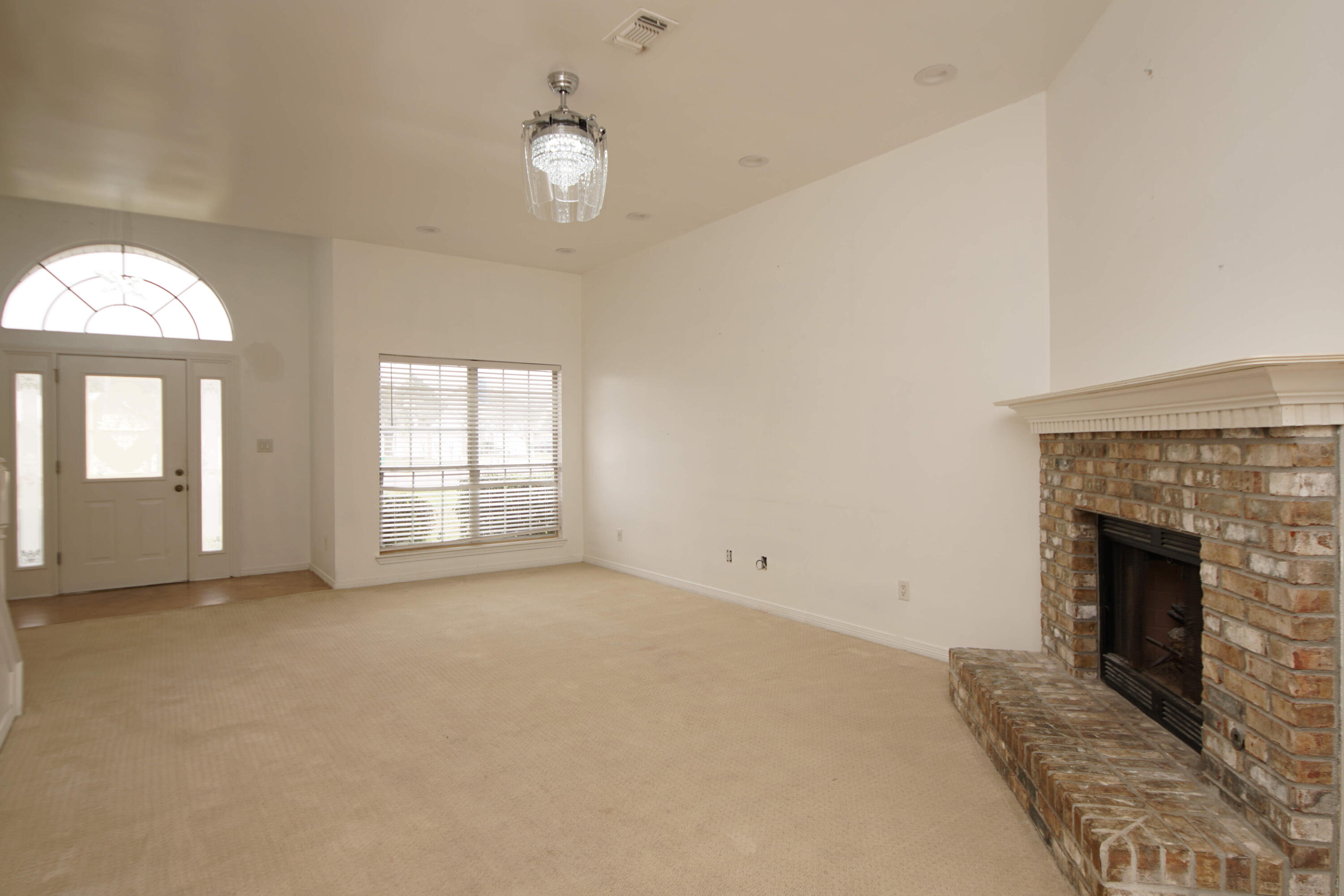 EMERALD ESTATES - Residential Lease