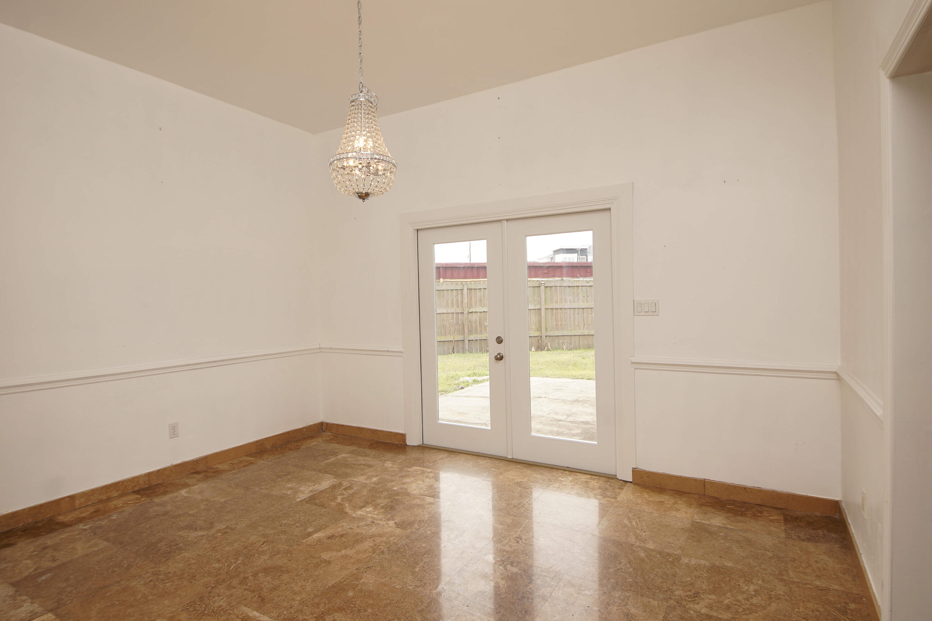 EMERALD ESTATES - Residential Lease