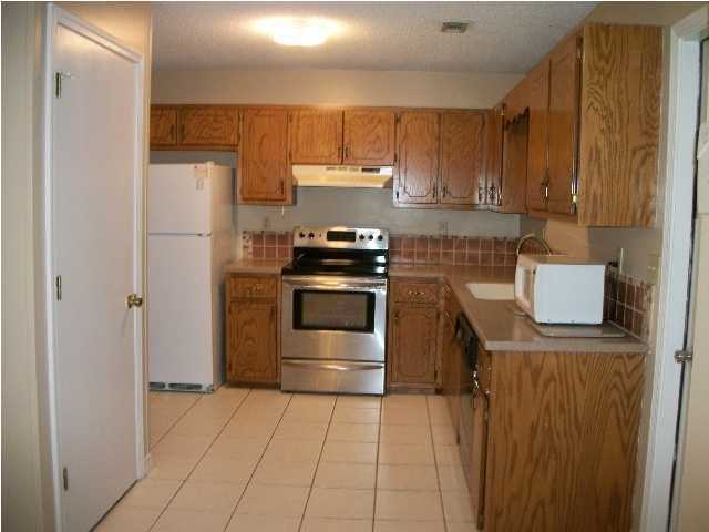 SHOAL TERRACE ESTATES - Residential Lease
