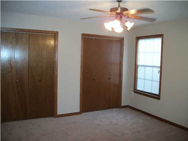 SHOAL TERRACE ESTATES - Residential Lease