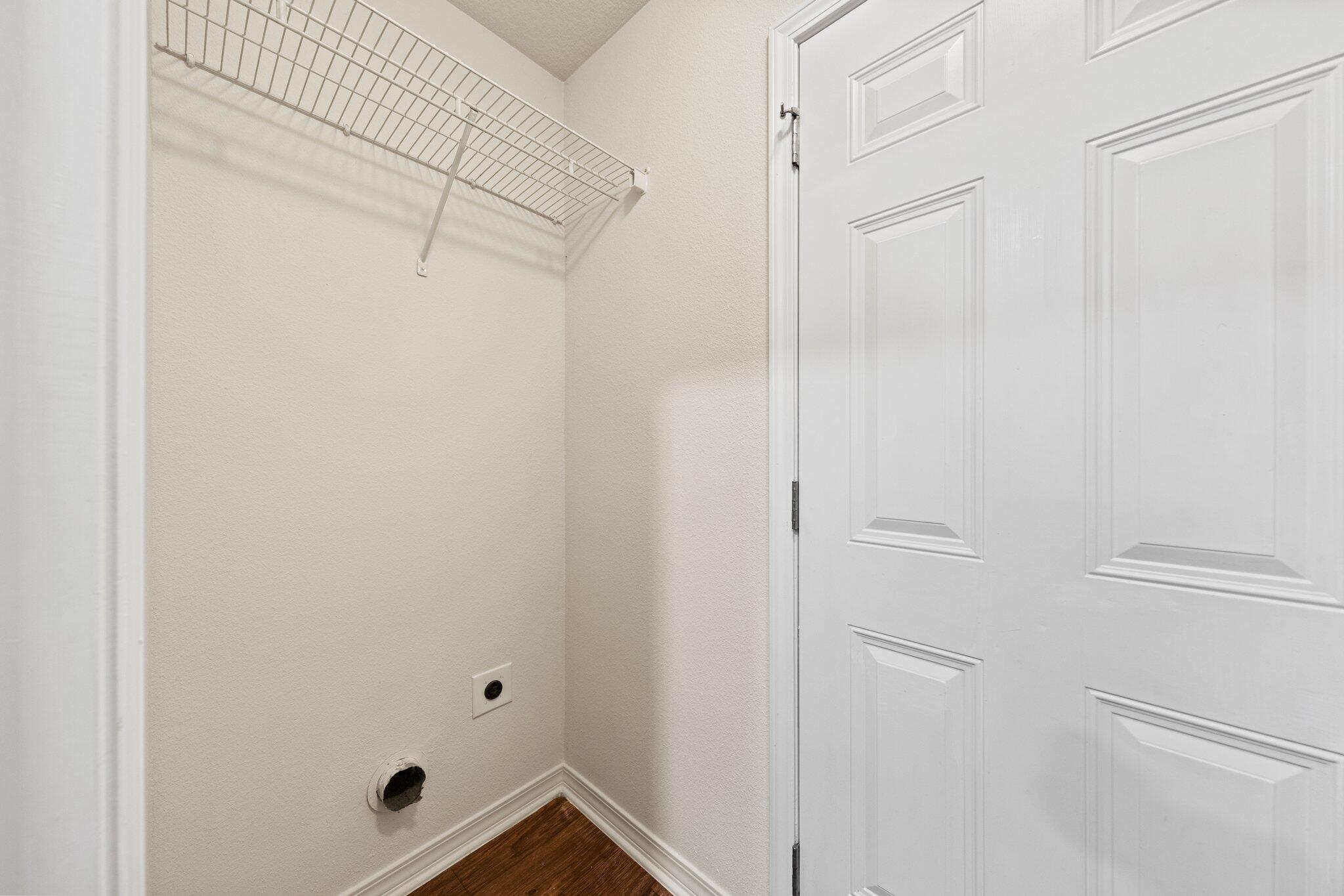 NAVARRE S/D 2ND ADDN - Residential Lease