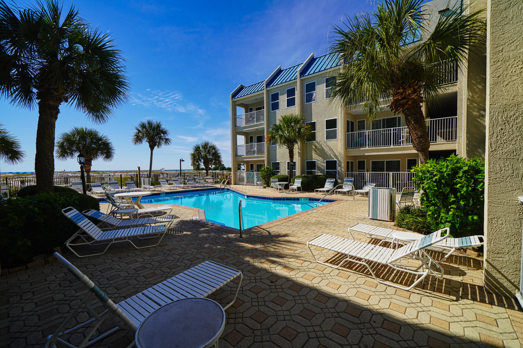 POOLSIDE VILLAS CONDO - Residential
