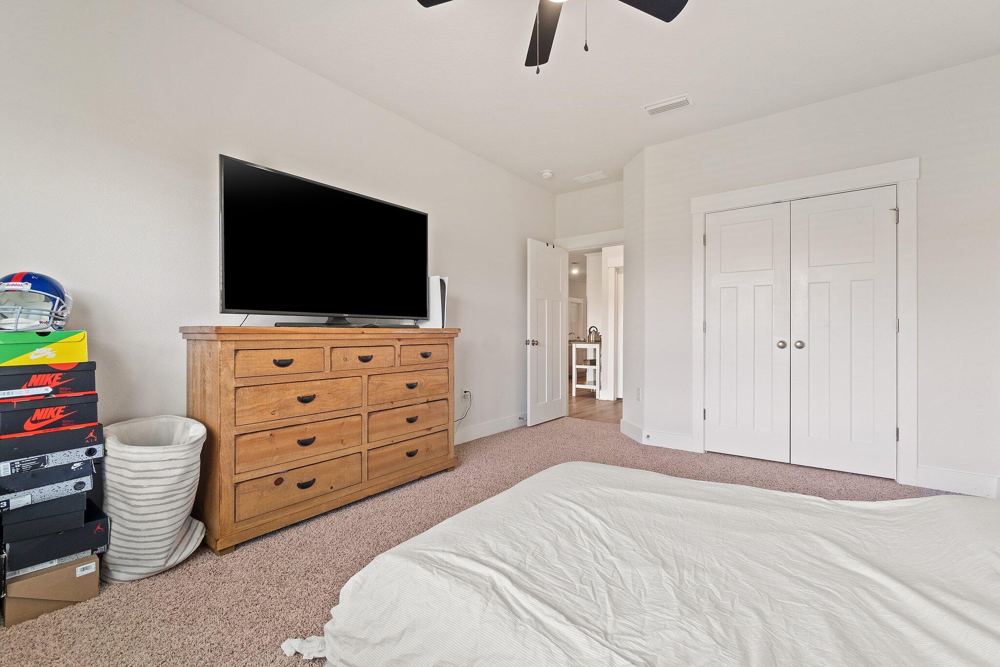SAILFISH POINTE - Residential
