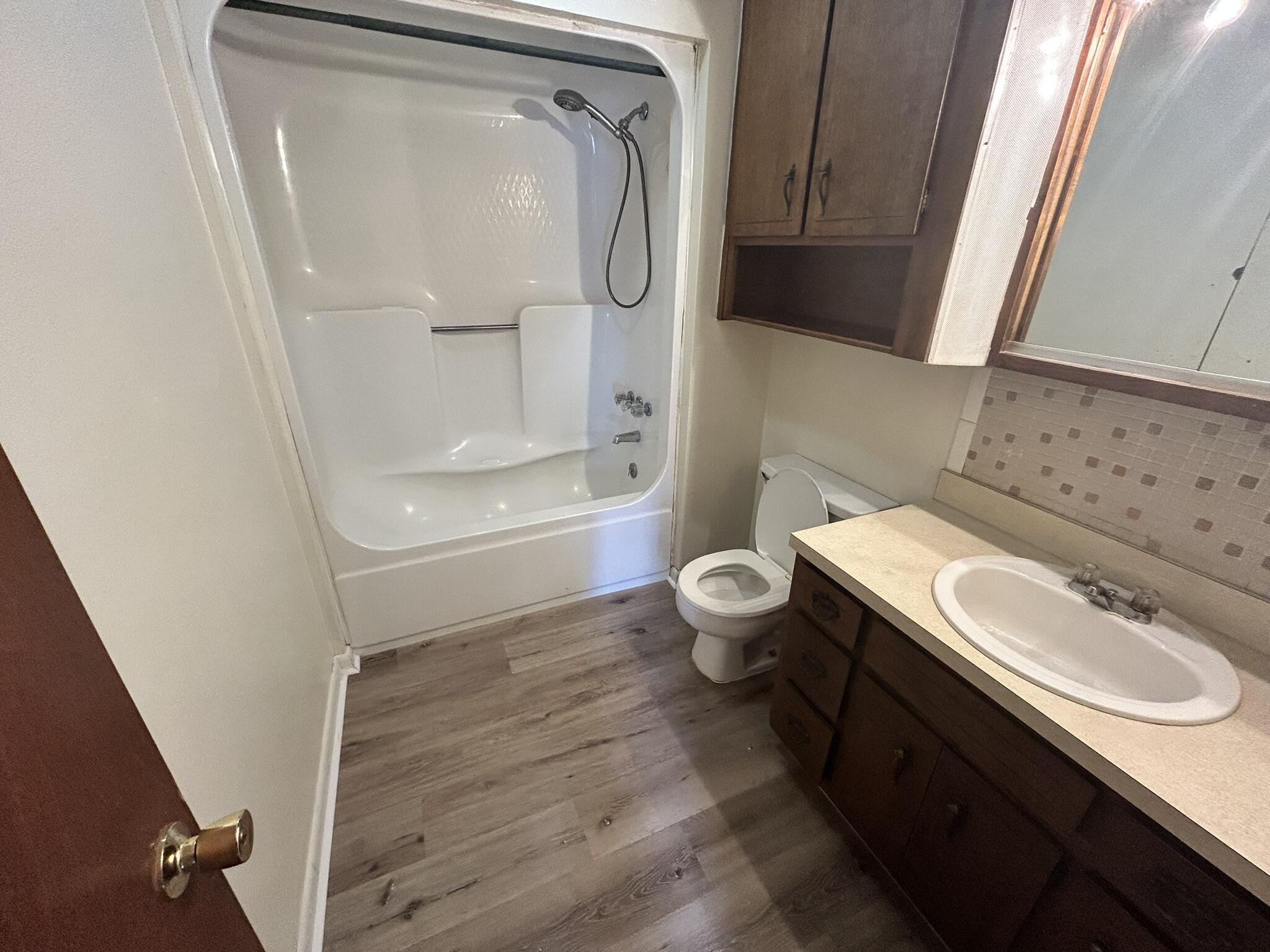 EDGEWOOD - Residential Lease