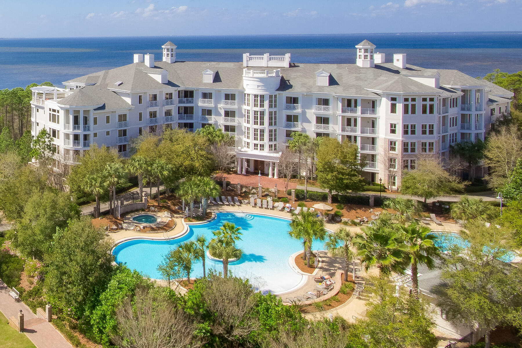 BAHIA CONDO - Residential