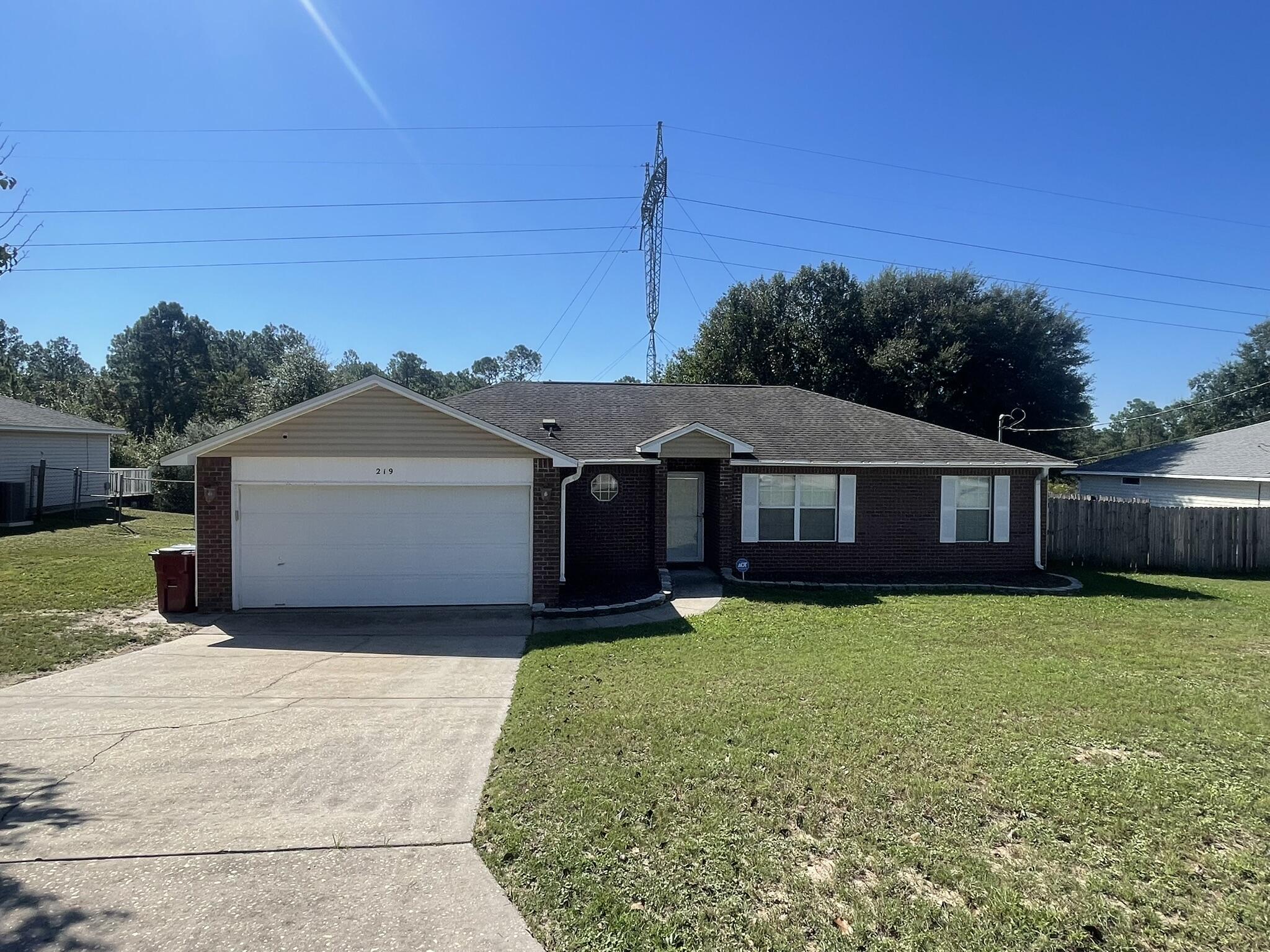 South Crestview location with 4 bedrooms, 2 bathrooms! Spacious living room, gallery style kitchen with eat in area. The primary bedroom off the kitchen is large with a full bath and walk in closet. Split plan with the additional bedrooms & bath off the living room.