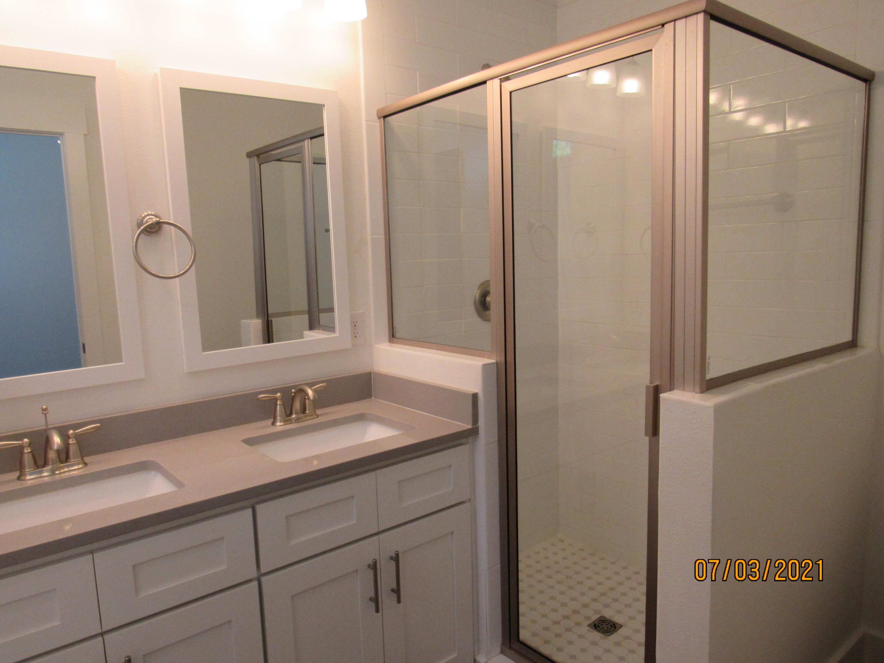 VERANDAS AT FREEPORT - Residential Lease