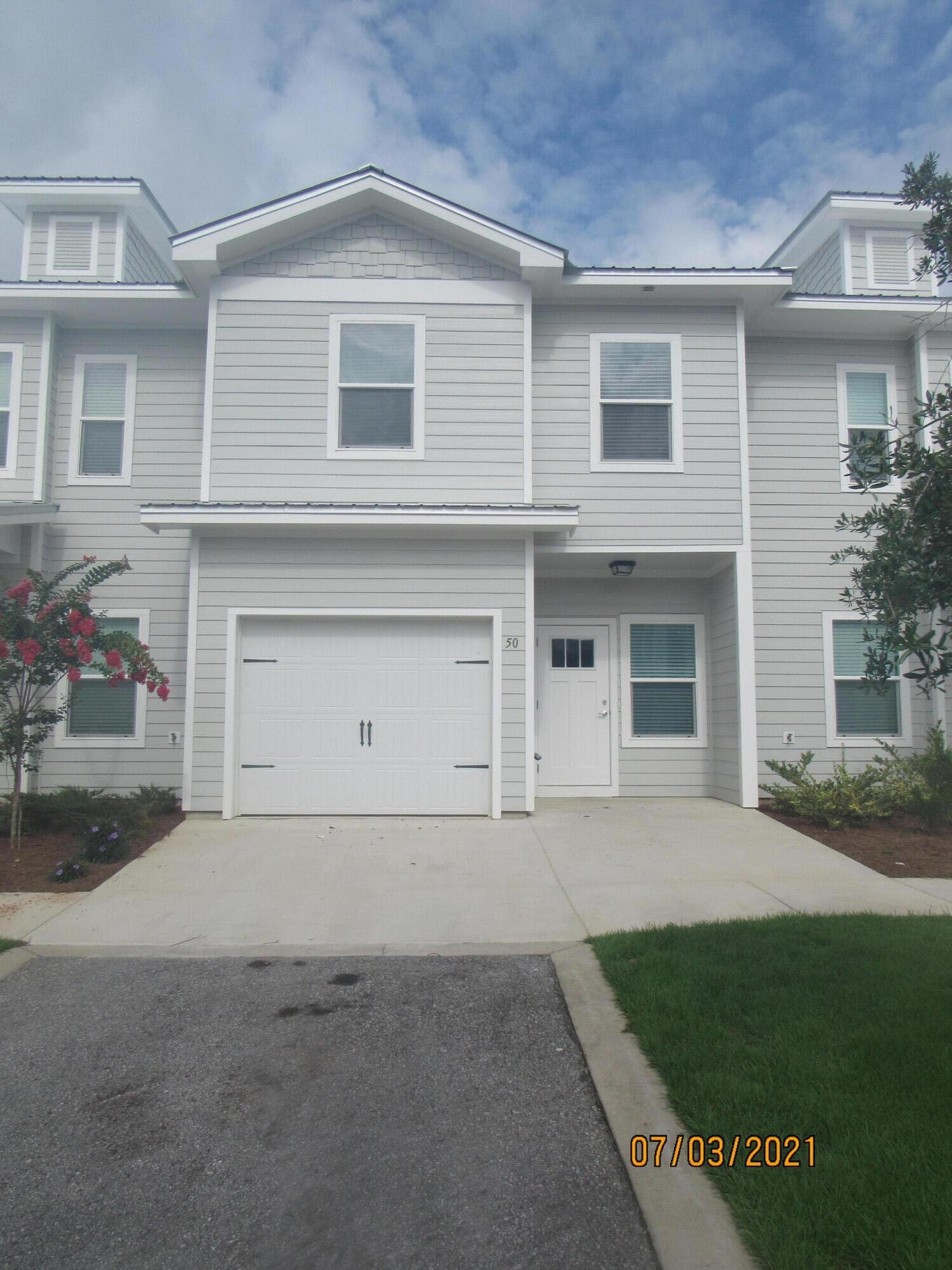 VERANDAS AT FREEPORT - Residential Lease