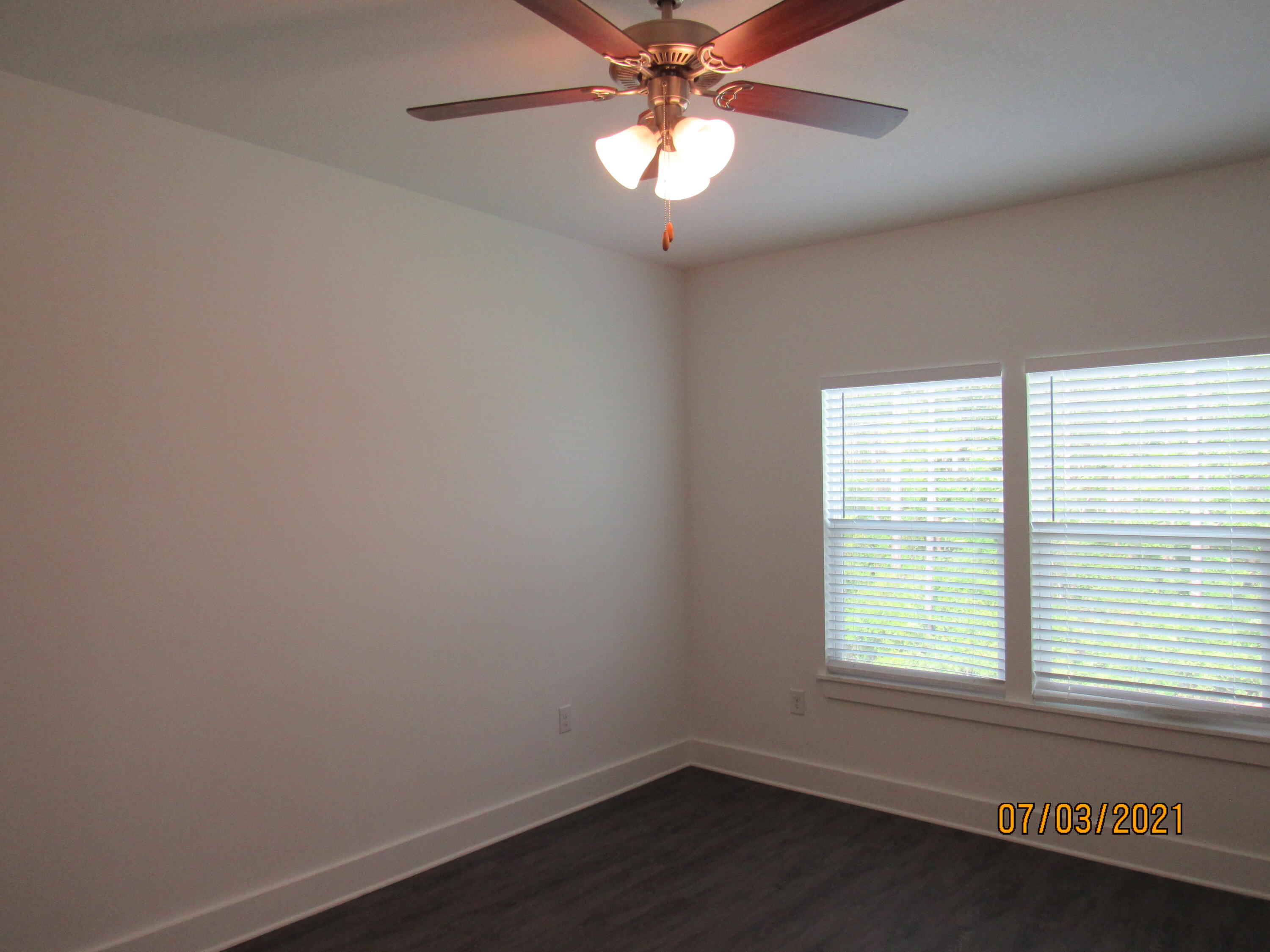 VERANDAS AT FREEPORT - Residential Lease