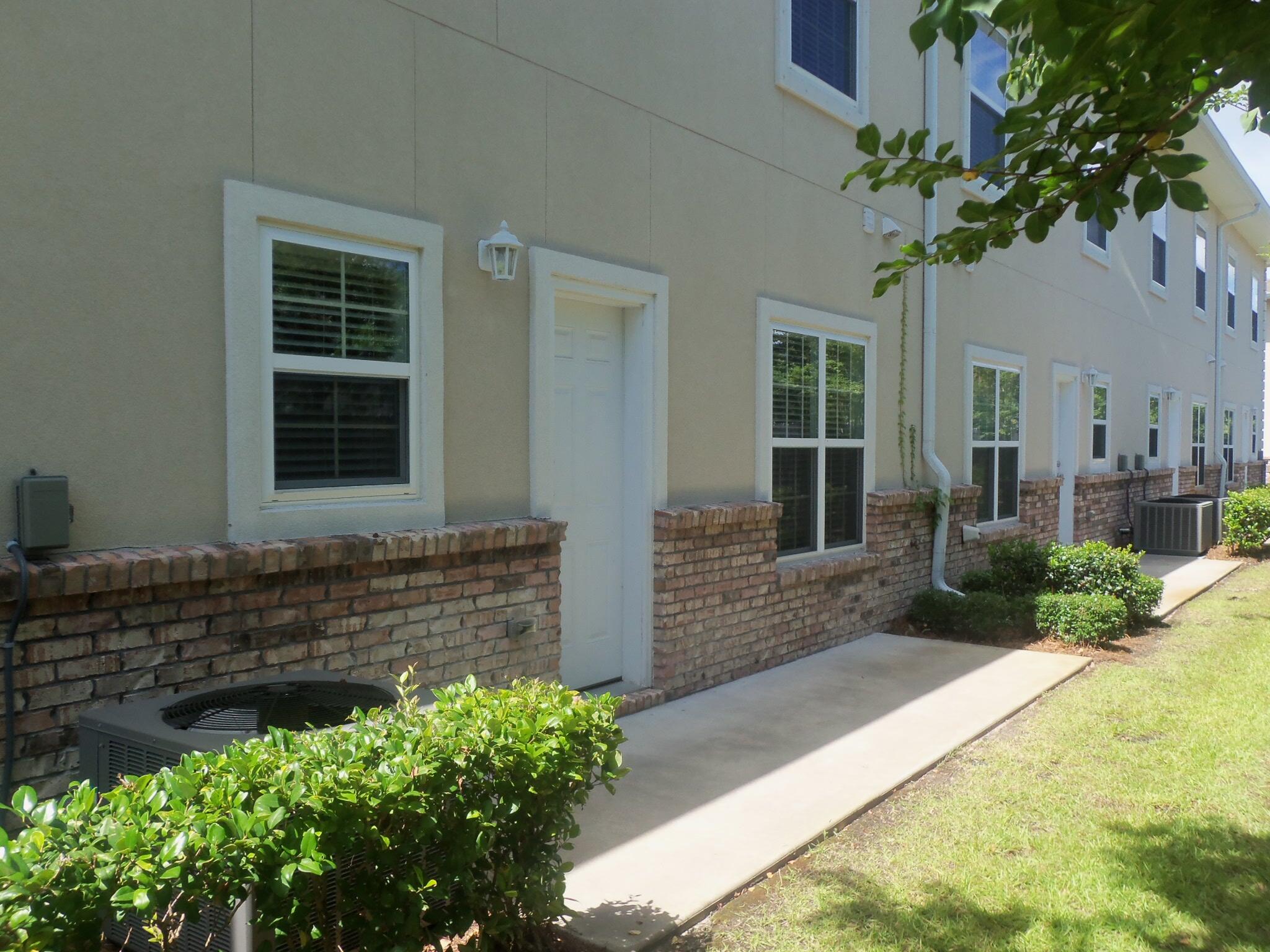 MERIDIAN SQUARE T/H - Residential Lease