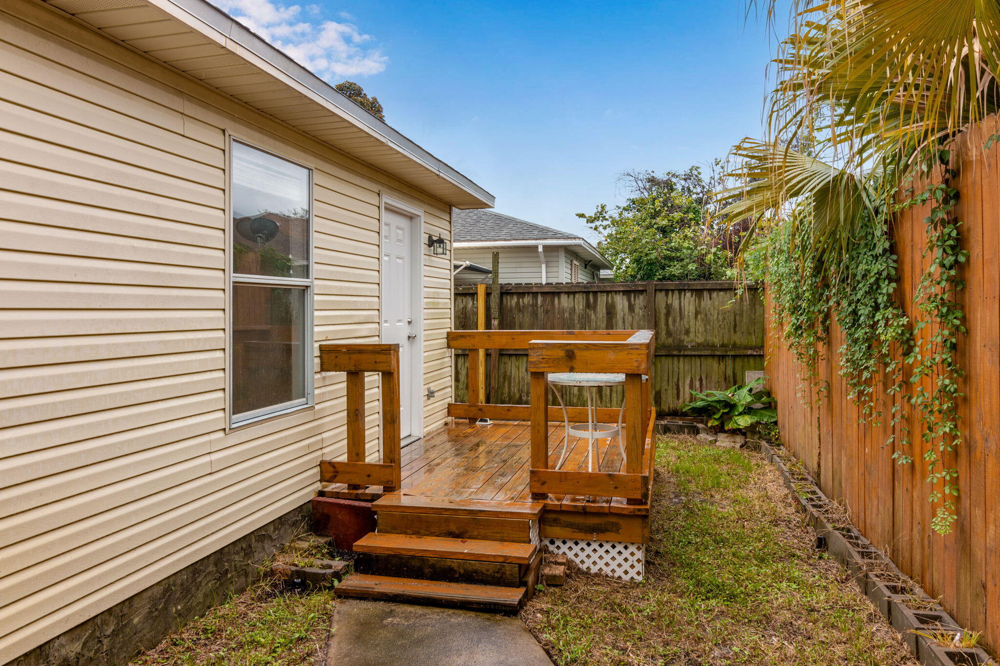 COVENTRY CORNERS - Residential Lease
