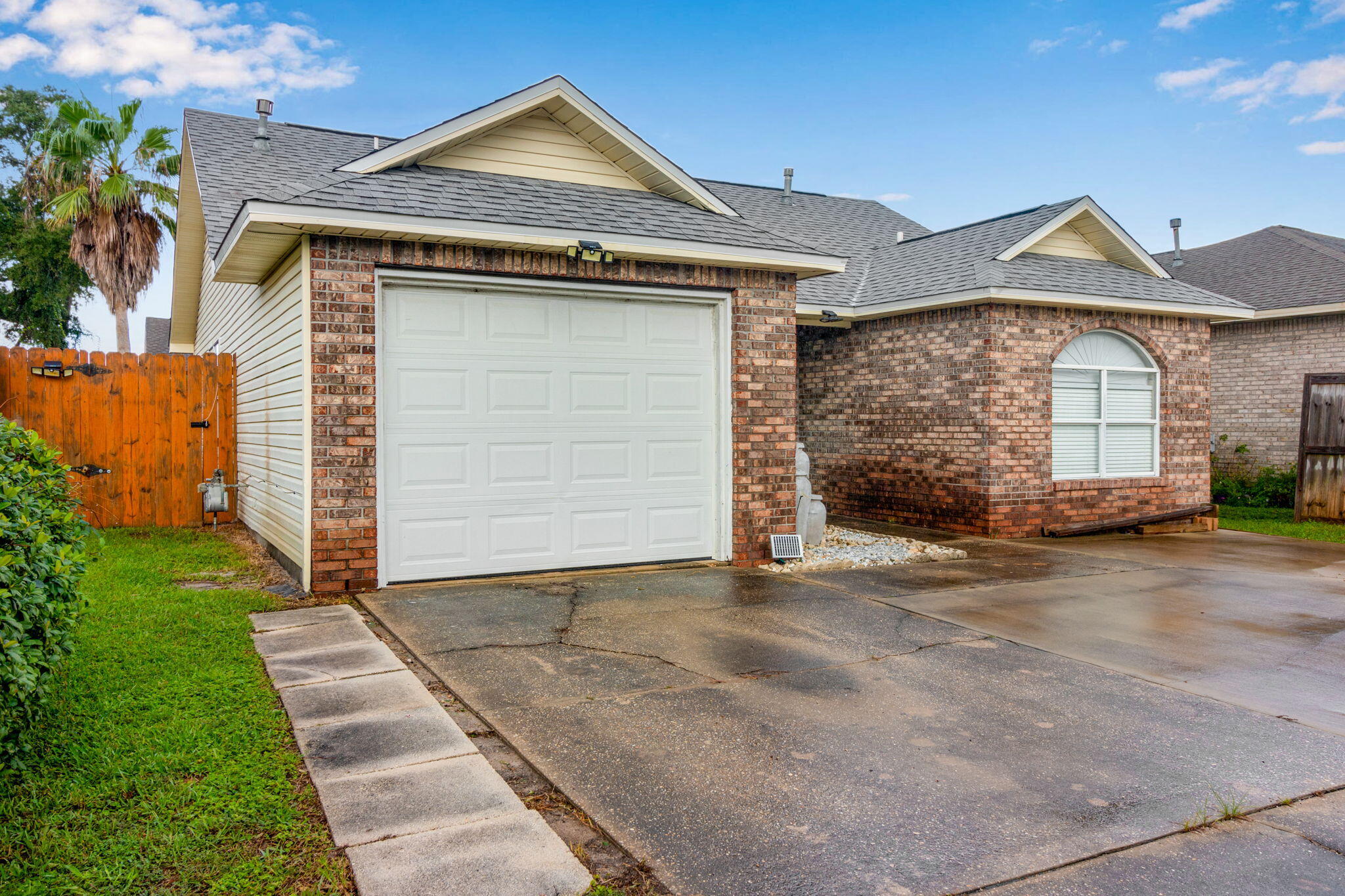 COVENTRY CORNERS - Residential Lease