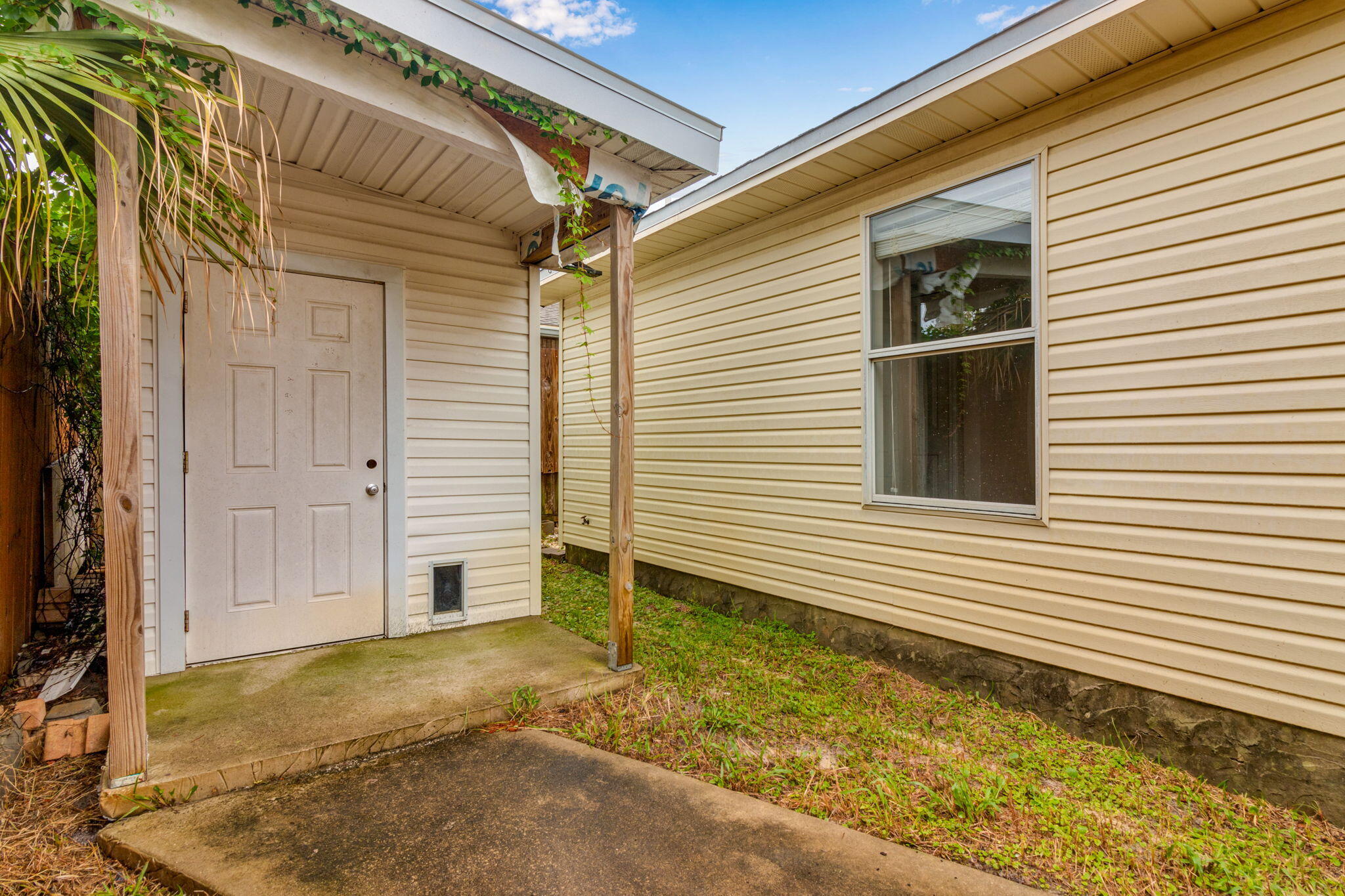 COVENTRY CORNERS - Residential Lease