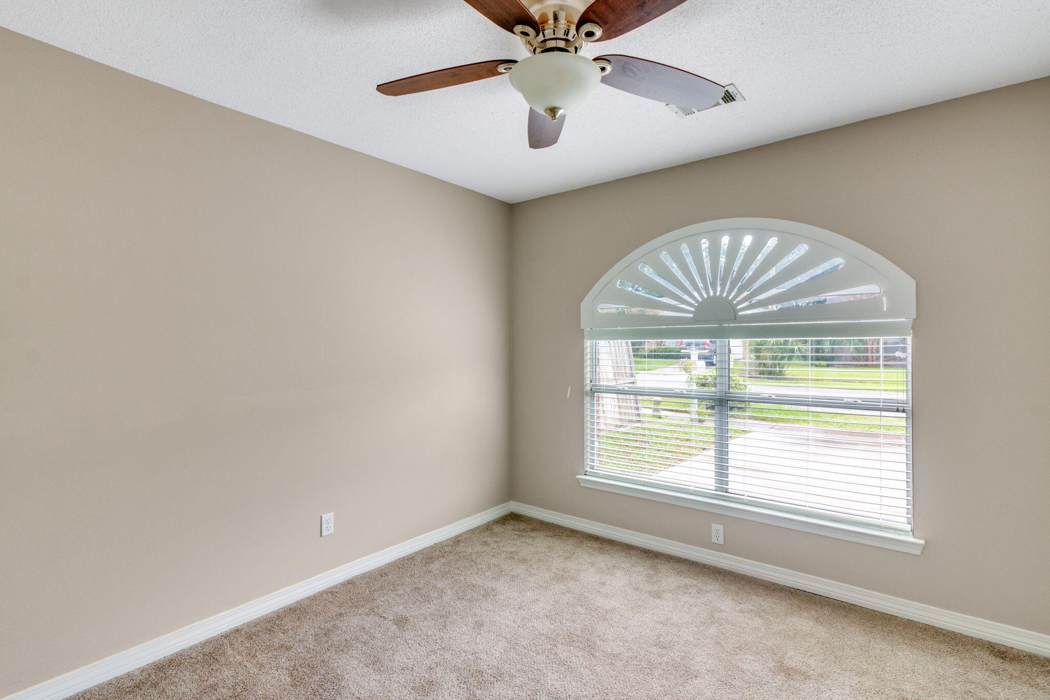 COVENTRY CORNERS - Residential Lease