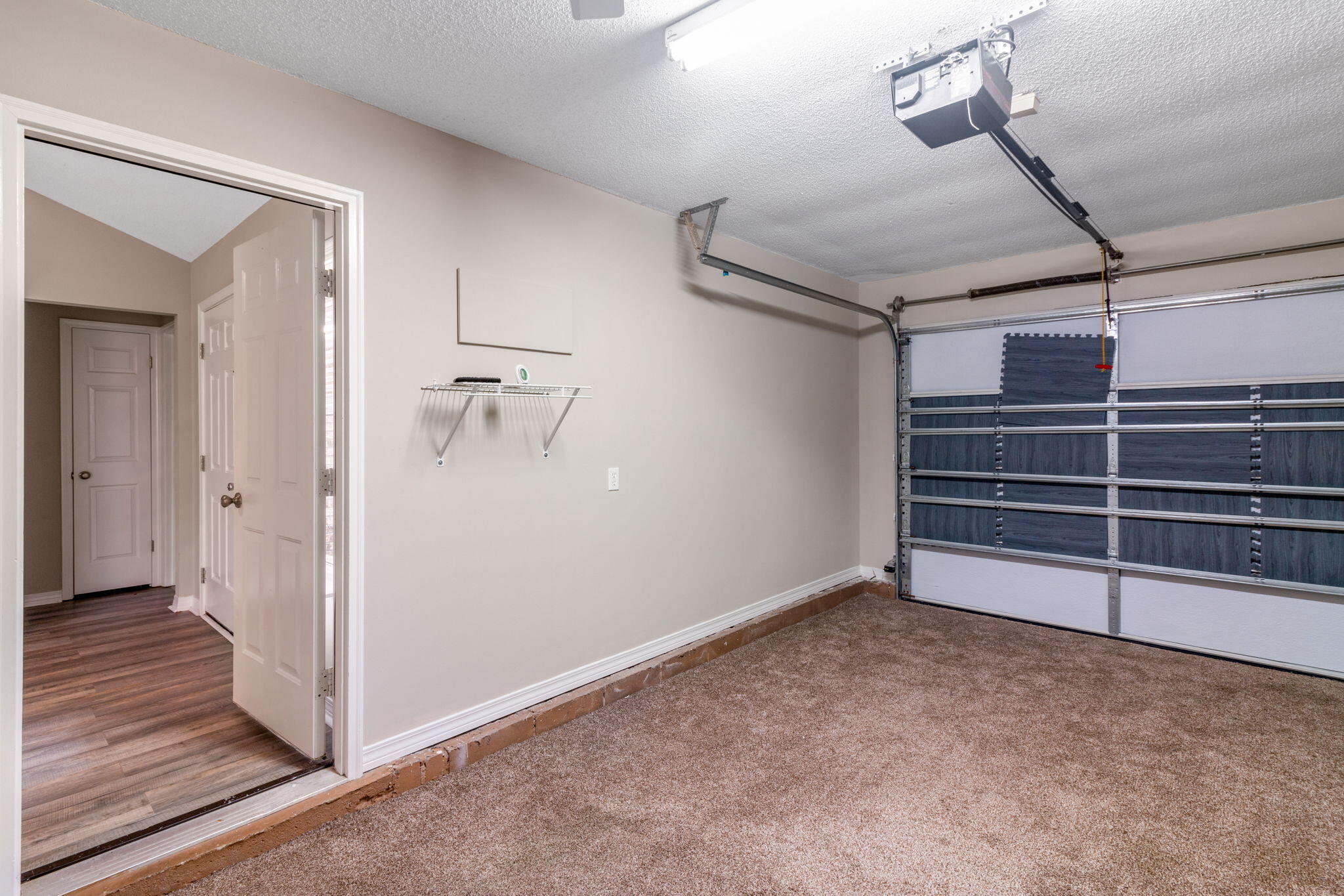 COVENTRY CORNERS - Residential Lease