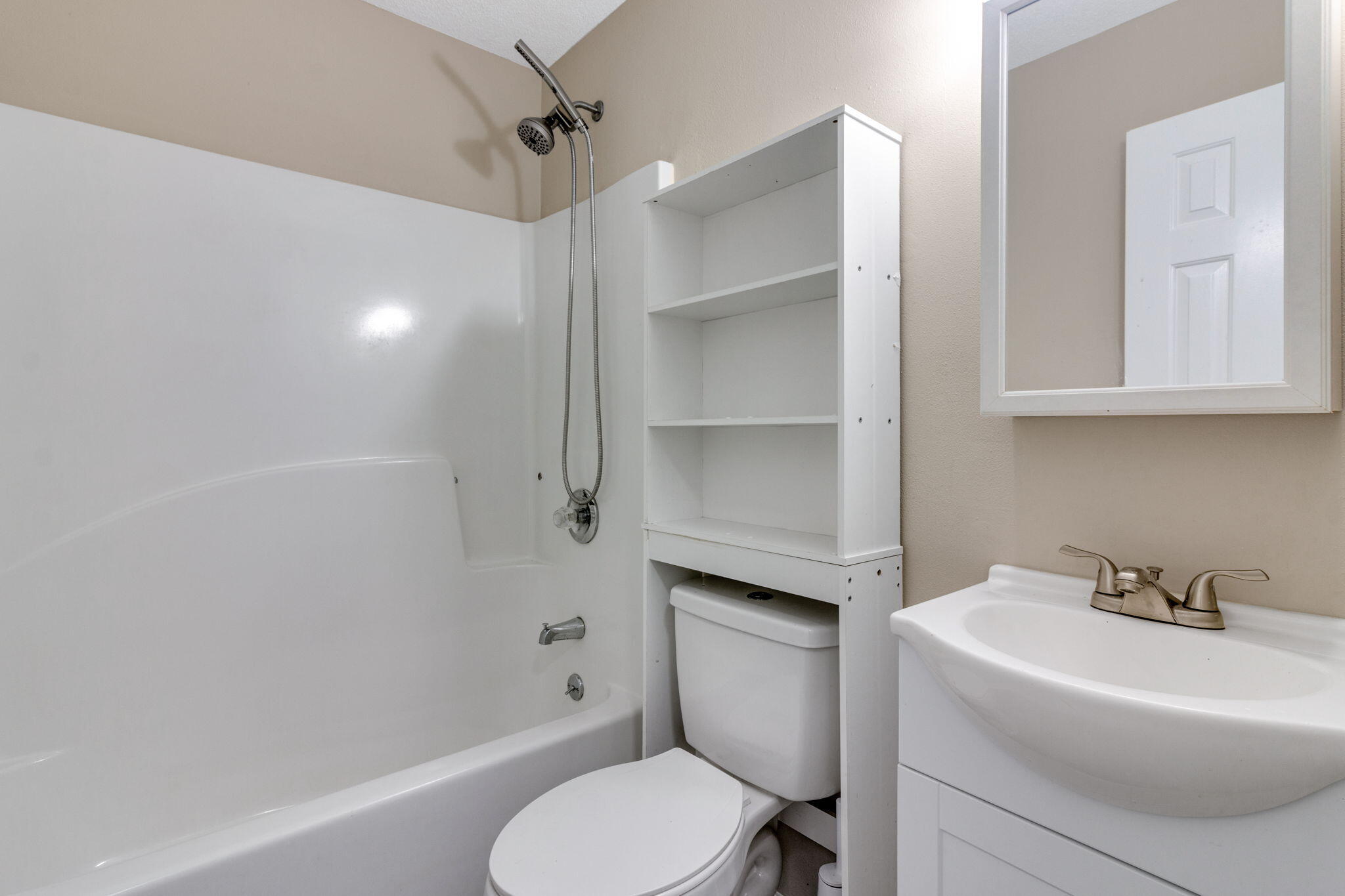COVENTRY CORNERS - Residential Lease