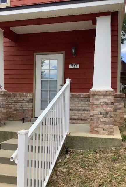 Welcome to Arbor Lake Townhomes, a luxury rental community conveniently located in Crestview. This unit features two master bedrooms with spacious walk-in closets & master baths. There is a half bath on the first floor with hookups for a washer and dryer. The kitchen offers cherry cabinets, granite countertops, and stainless steel appliances including a dishwasher. There is also a sizable custom made pantry for additional storage. All residents have access to the onsite private saltwater gunite swimming pool. There is a pool house with Men's and Women's bathrooms as well as a picnic table and community charcoal grill. There is ample parking on the property for 2 vehicles per unit and overflow parking for guests of the property. Owner will consider pets with approved application and