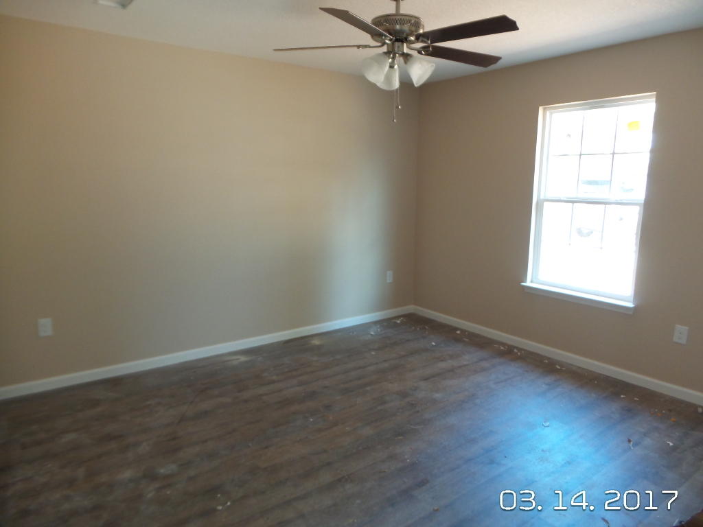 HOME INV CO OF MILLIGAN LOTS 14 THRU 16 BLK H - Residential Lease