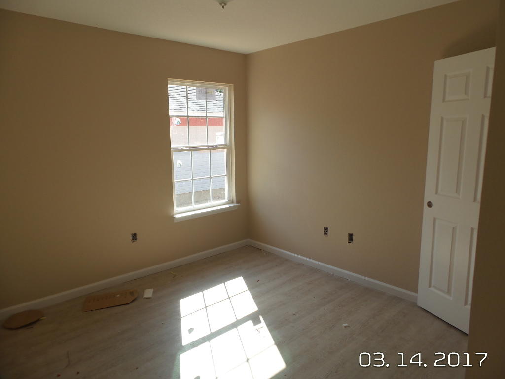 HOME INV CO OF MILLIGAN LOTS 14 THRU 16 BLK H - Residential Lease