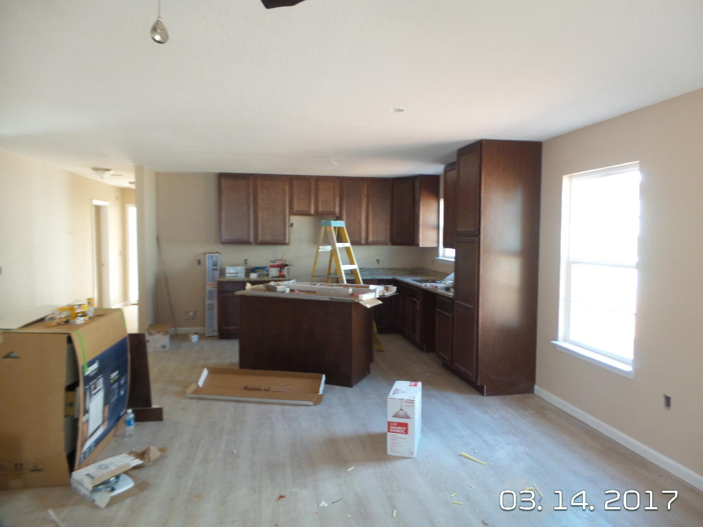 HOME INV CO OF MILLIGAN LOTS 14 THRU 16 BLK H - Residential Lease