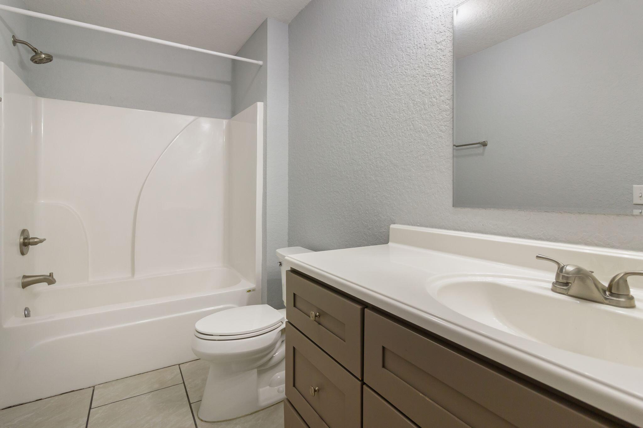 TRAILWOOD ESTATES - Residential Lease