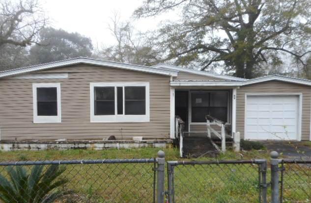 Great option for any buyer. The home has 3 bedrooms, 1 bathroom, and an attached
garage. Tile flooring throughout. With some updating this home could be
someone's dream home. Come see how you will customize this.