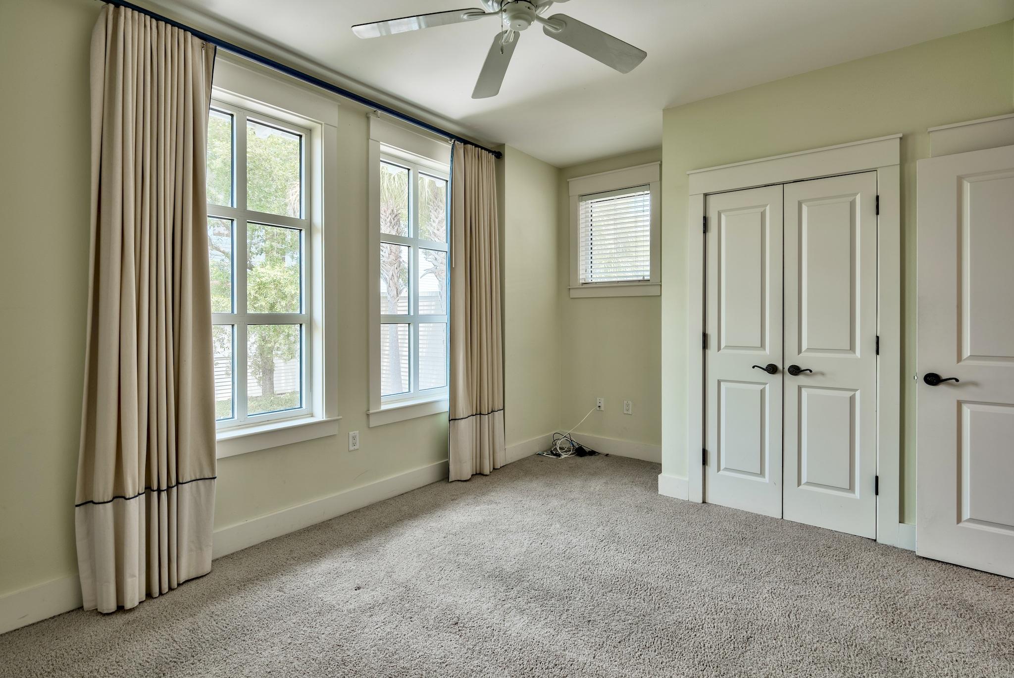MARKET ST INN - Residential Lease