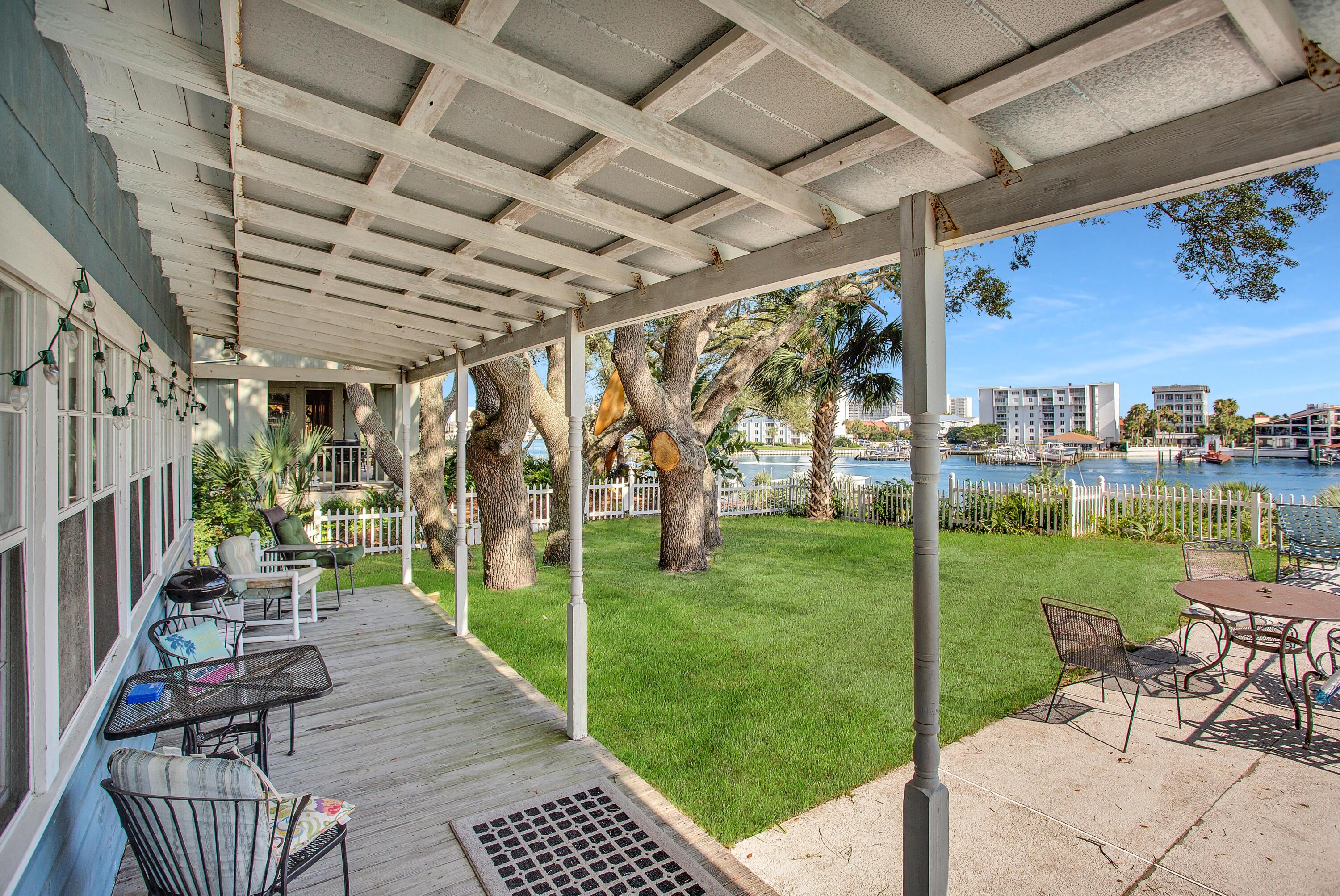 EAST PASS ADDN TO DESTIN - Residential
