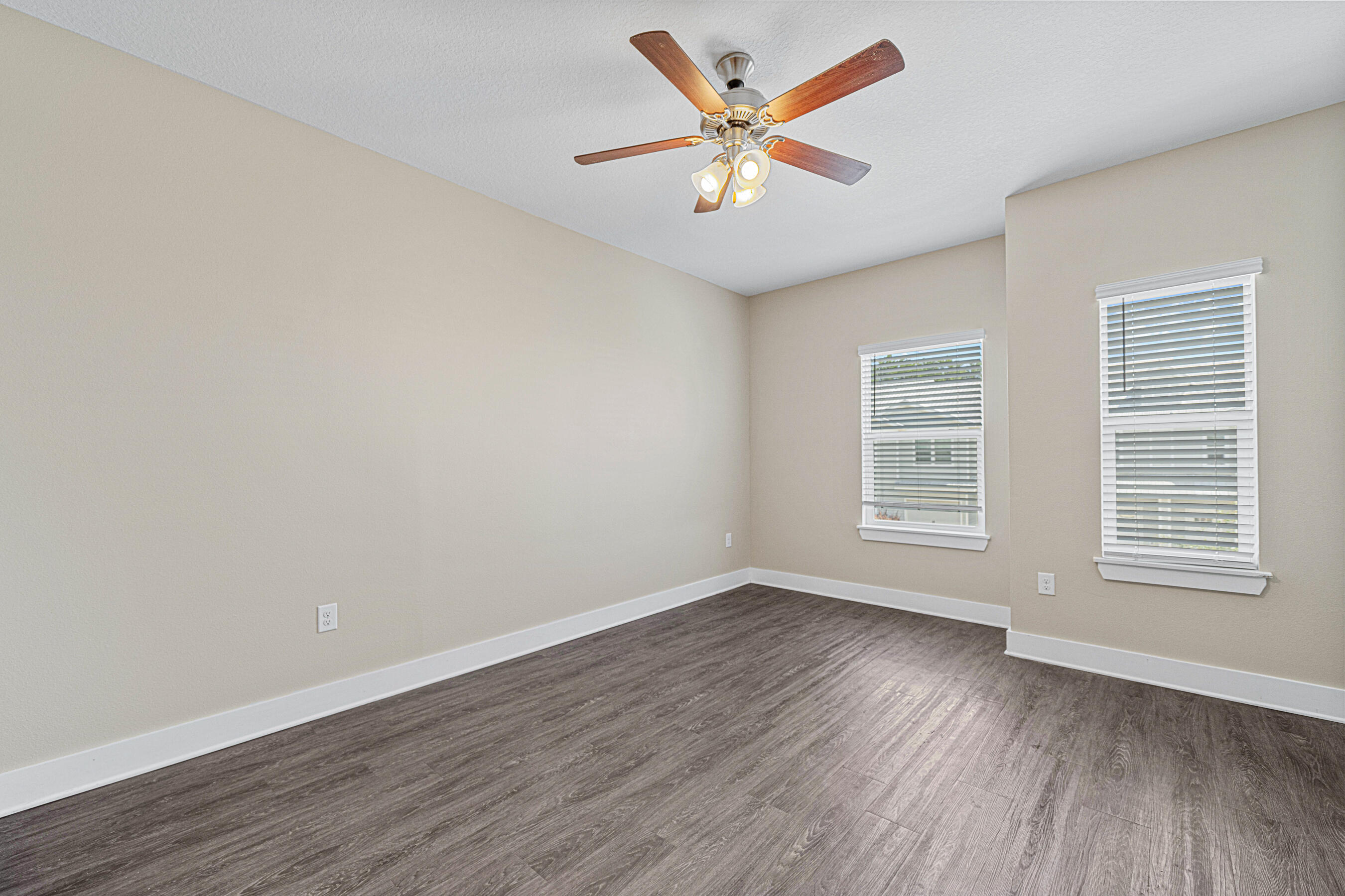 VERANDAS AT FREEPORT - Residential