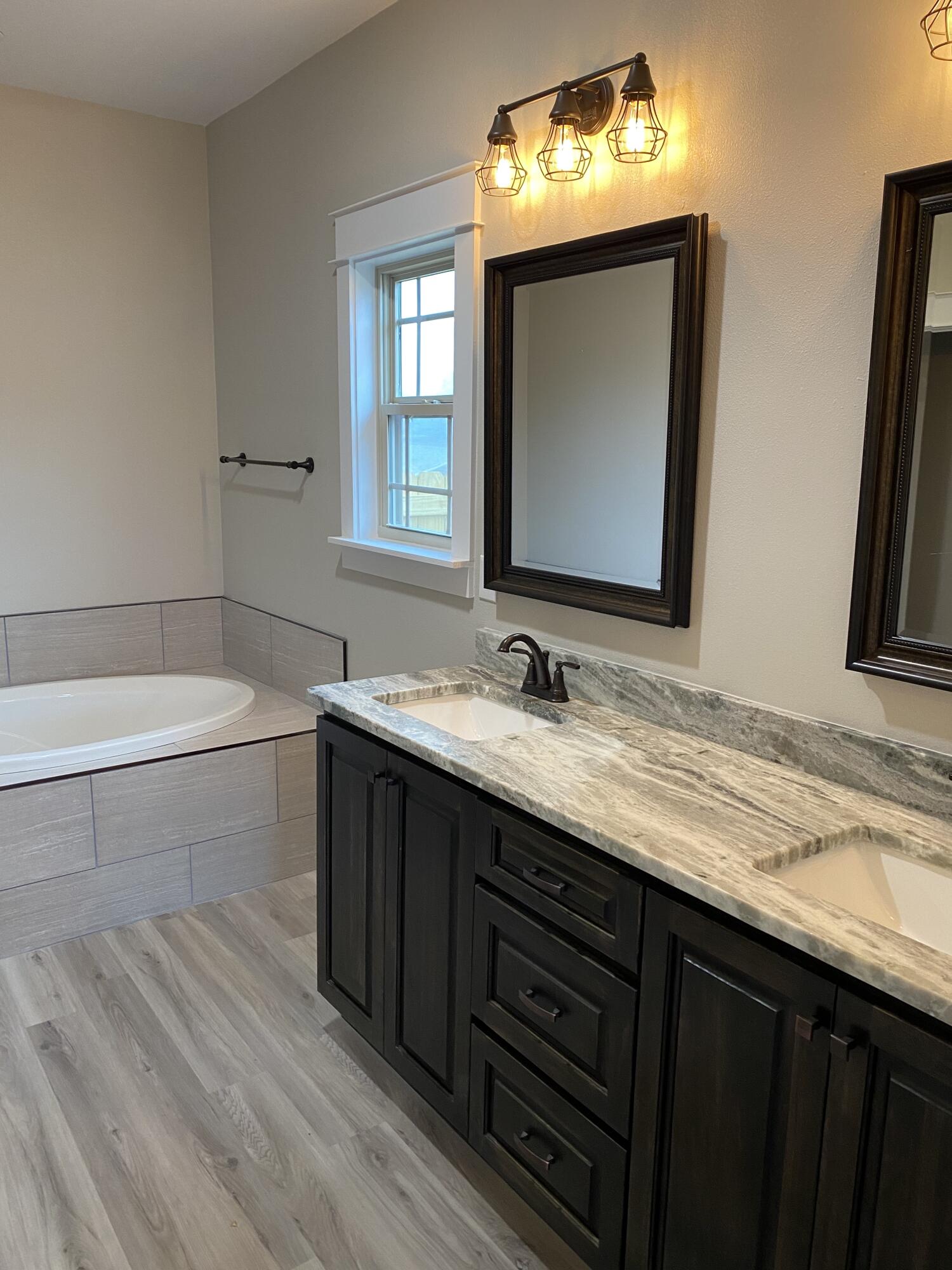 HUNTERS CREEK - Residential