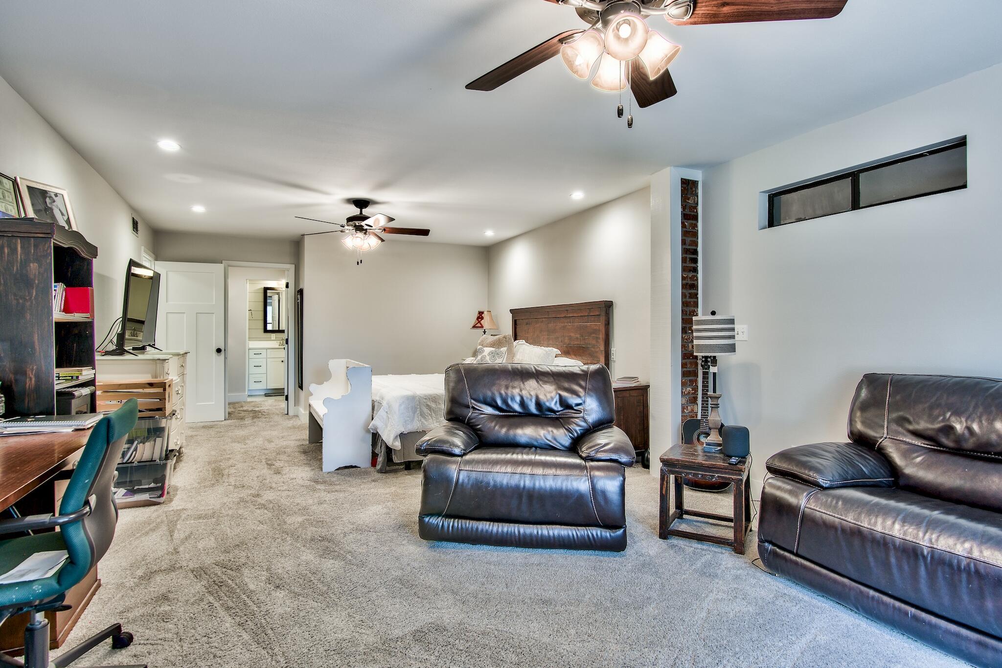 LE CHATEAU - Residential