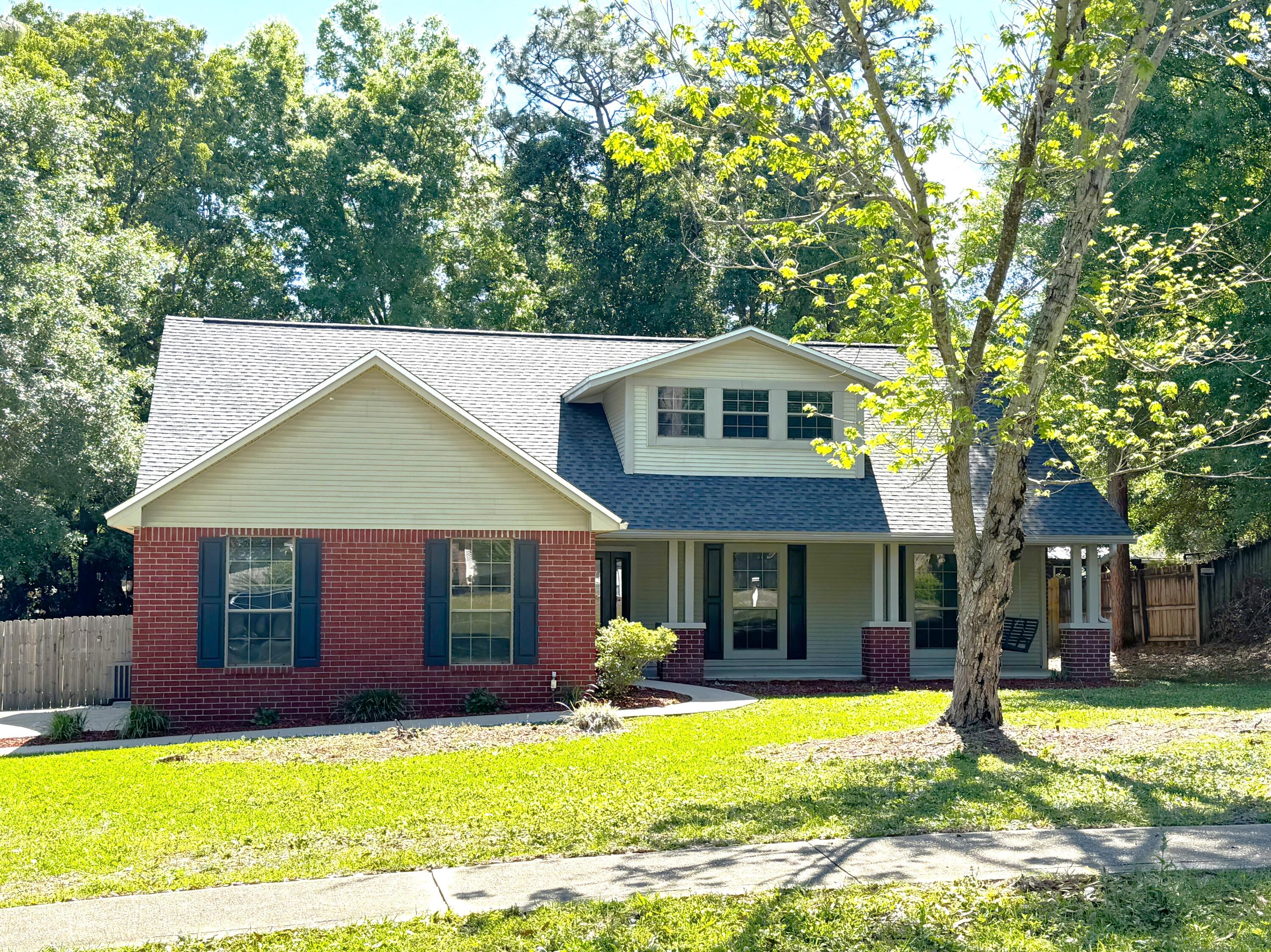New Price.  Owner is motivated to sell. 
Beautiful five bedroom, three bathroom home located in beautiful Silver Oaks Sub in Crestview.  Nearby super markets and local shopping. This home features a huge backyard with double gate access, plenty room for a workshop and a future pool. beautiful shaded trees throughout subdivision. Home also has a lovely covered patio and front porch. Approx. 45 min. drive to the beach!