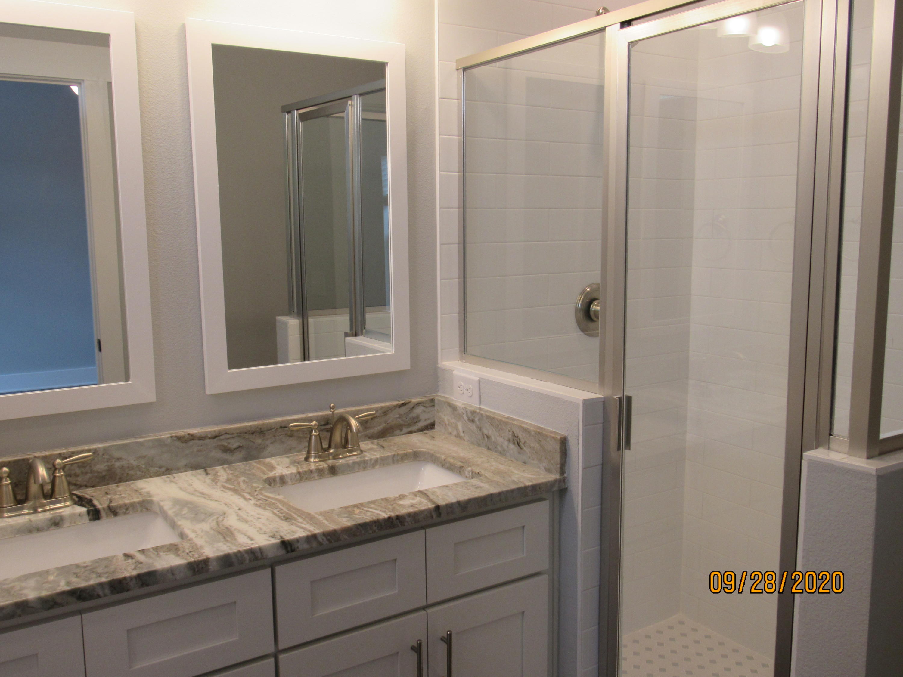 VERANDAS AT FREEPORT - Residential Lease