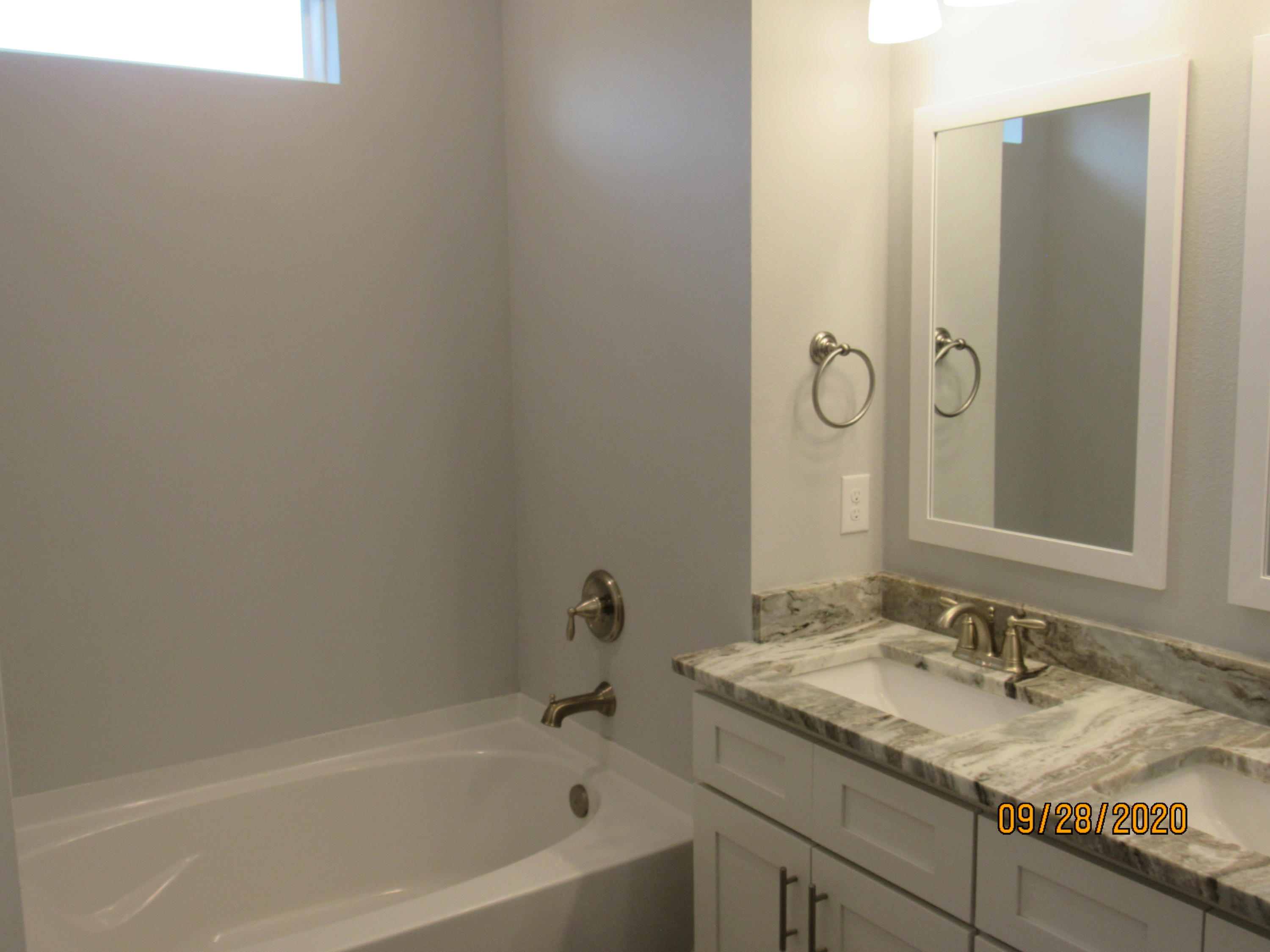 VERANDAS AT FREEPORT - Residential Lease