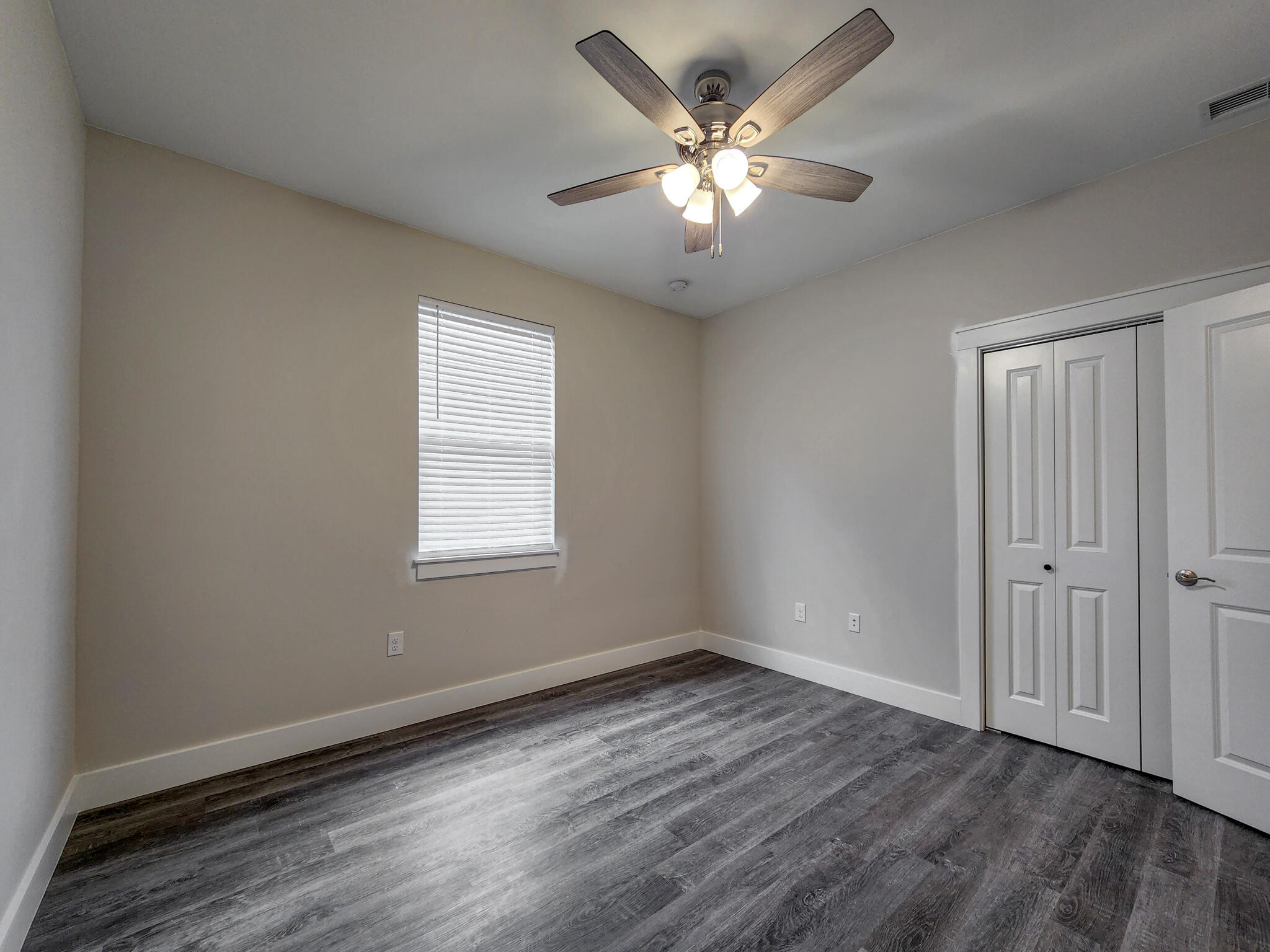 CRESCENT SHORES - Residential