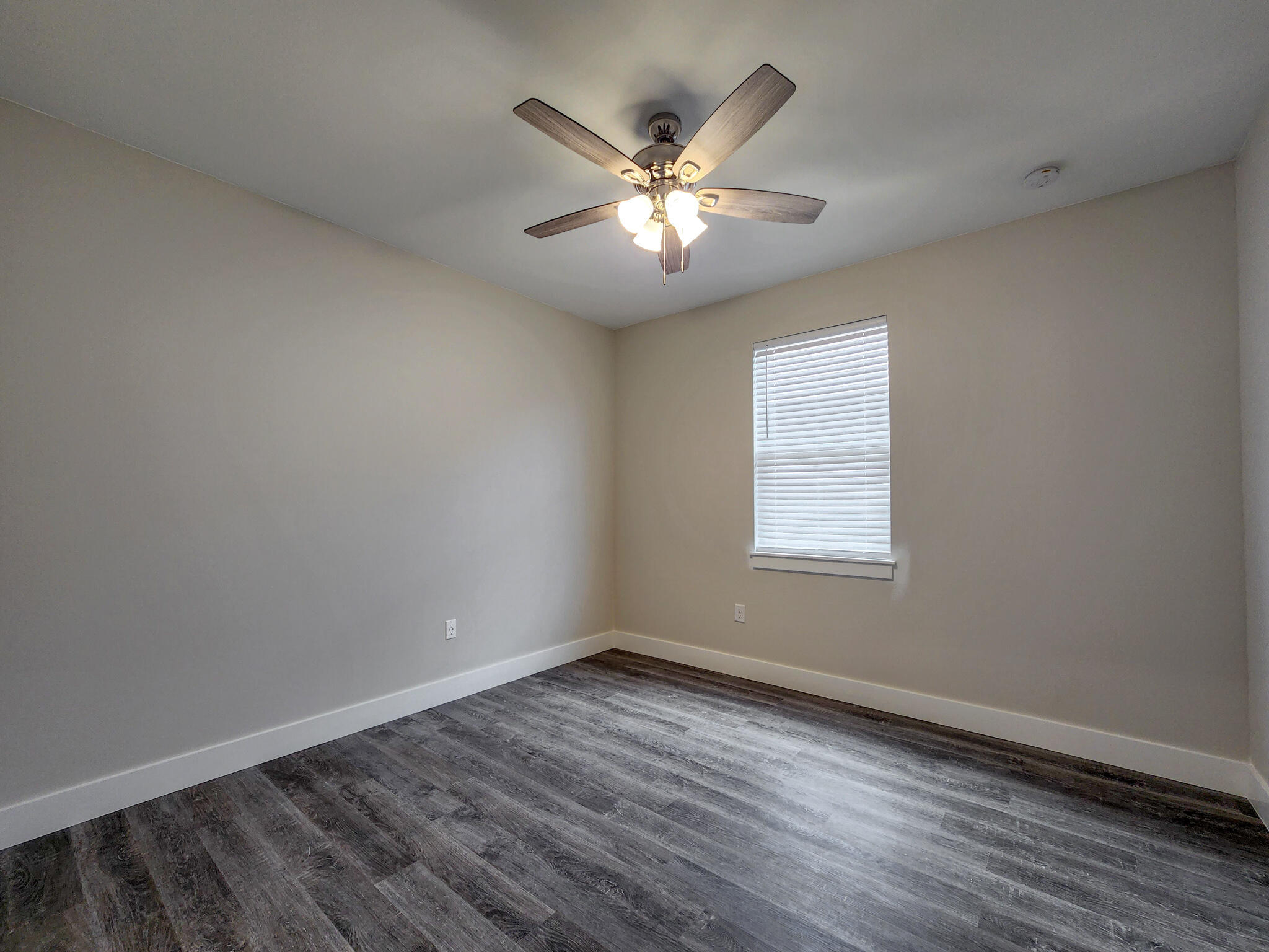 CRESCENT SHORES - Residential