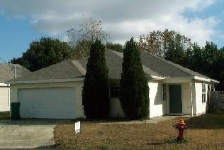 This is a great 3 bedroom 2 bath house located in Fort Walton Beach just off of Beal Pkwy, perfect for both bases and shopping. Call our office today to set up your showing!