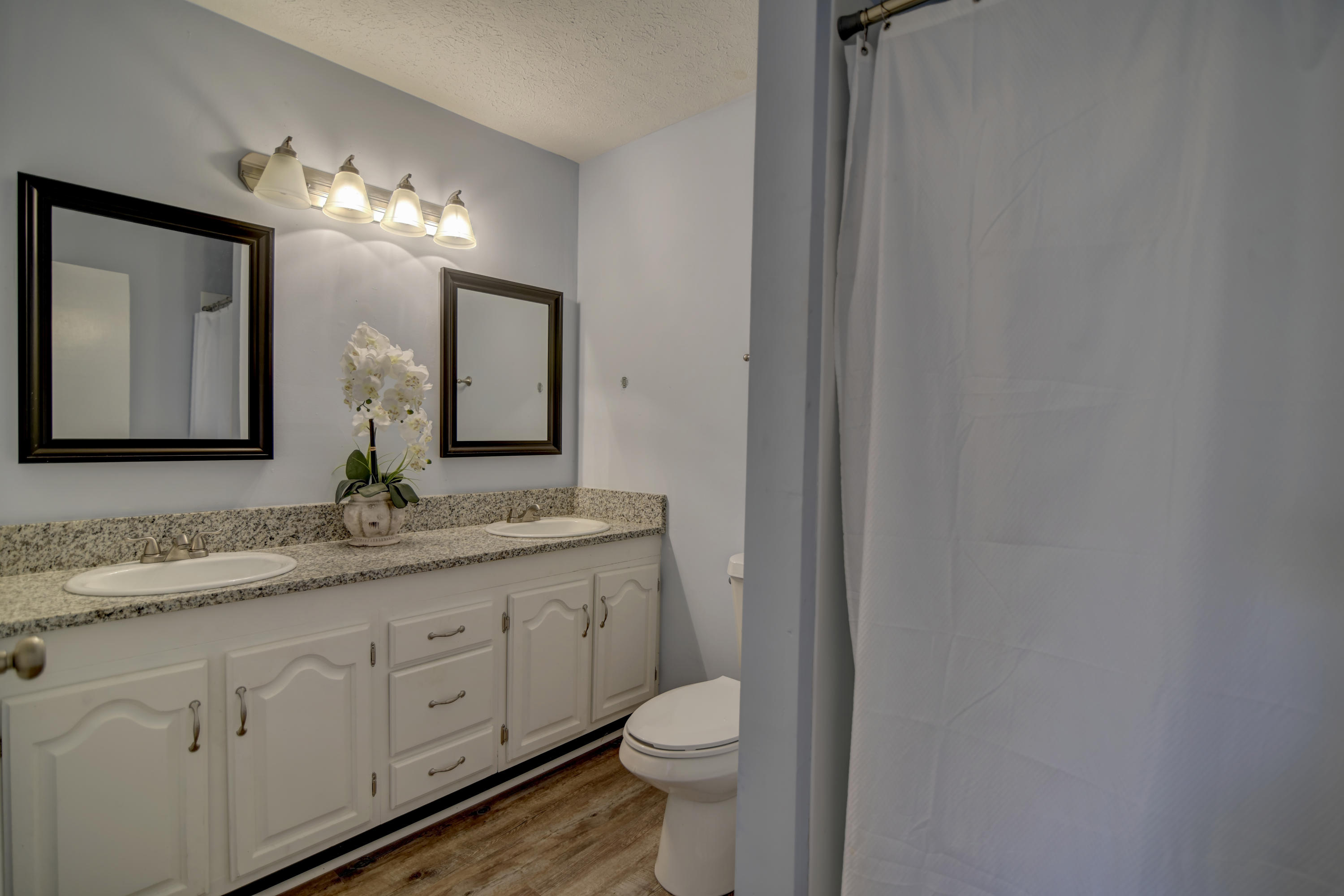LAGUNA BEACH ESTATES - Residential