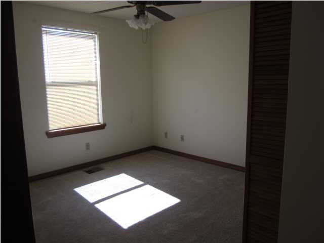 HIDDEN COVE T/H - Residential Lease