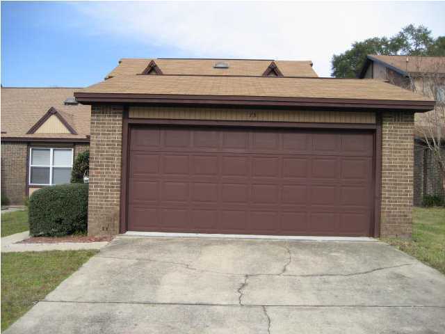 HIDDEN COVE T/H - Residential Lease