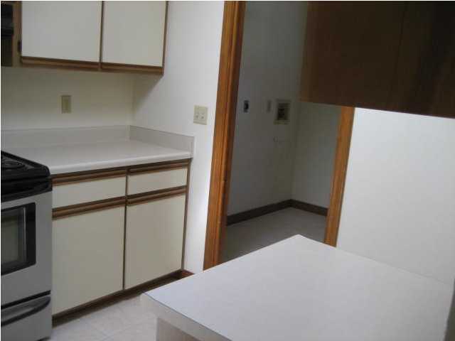 HIDDEN COVE T/H - Residential Lease